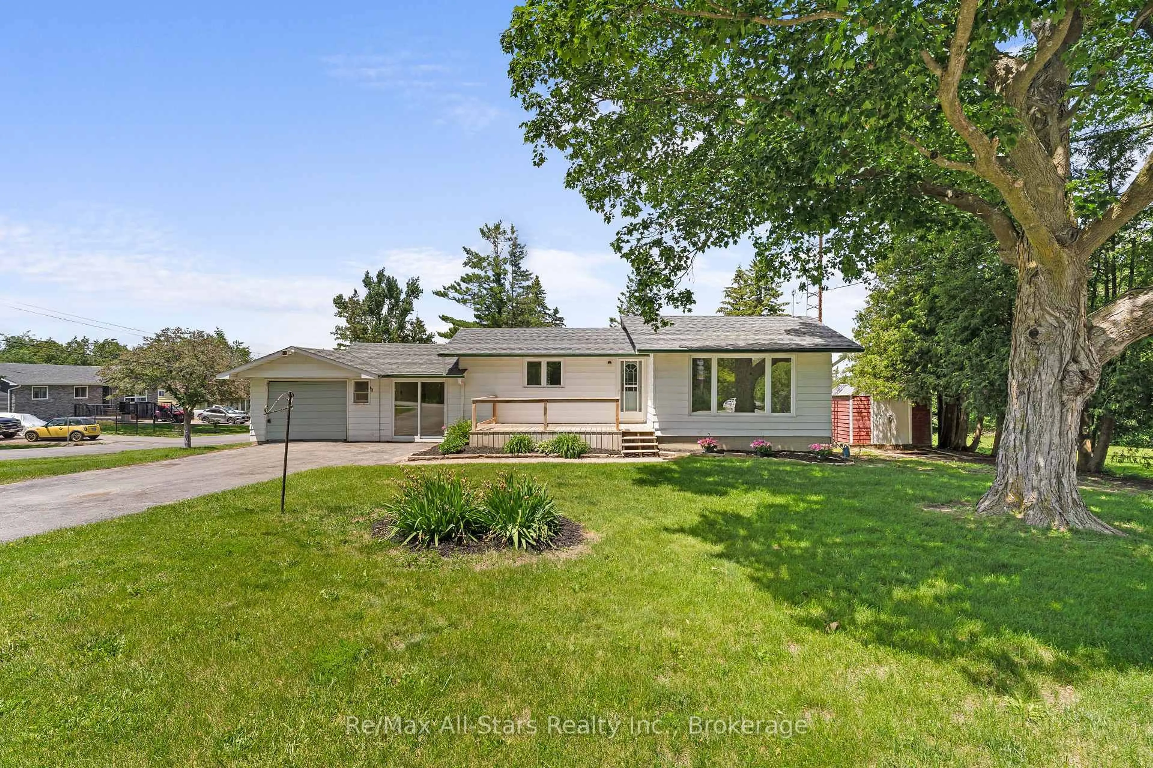 A pic from outside/outdoor area/front of a property/back of a property/a pic from drone, street for 309 Kenrei Rd, Kawartha Lakes Ontario K9V 4R1