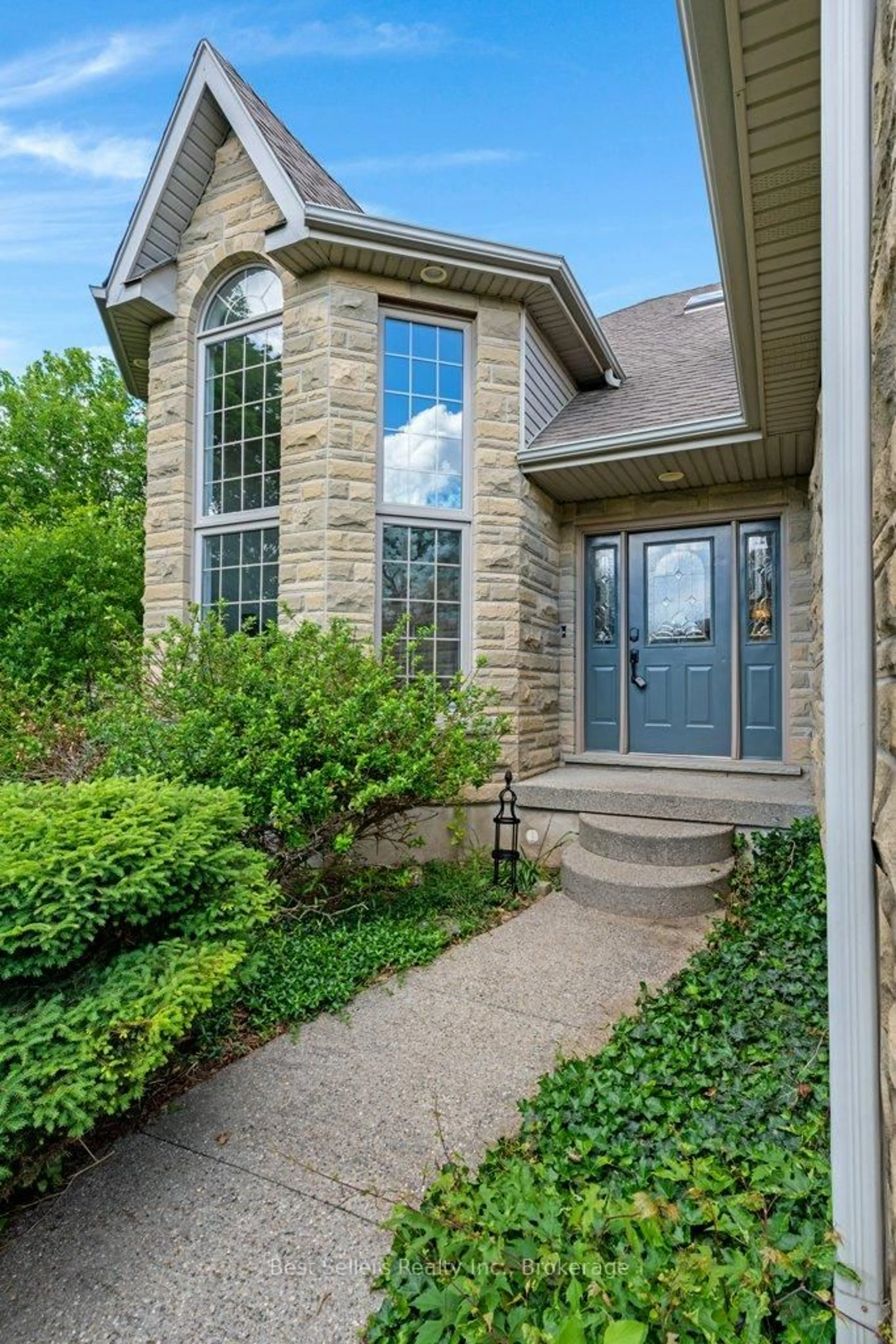 Home with brick exterior material, street for 25 AMALIA Cres, Guelph Ontario N1L 1L2