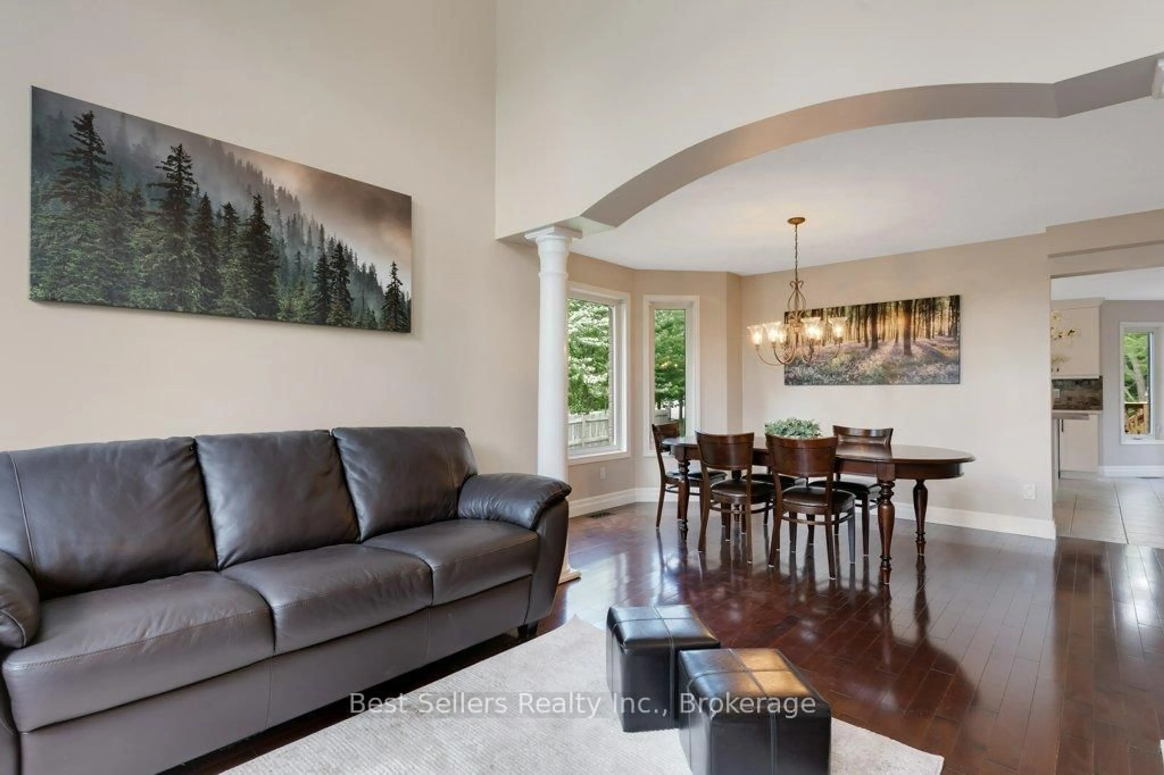Living room with furniture, unknown for 25 AMALIA Cres, Guelph Ontario N1L 1L2