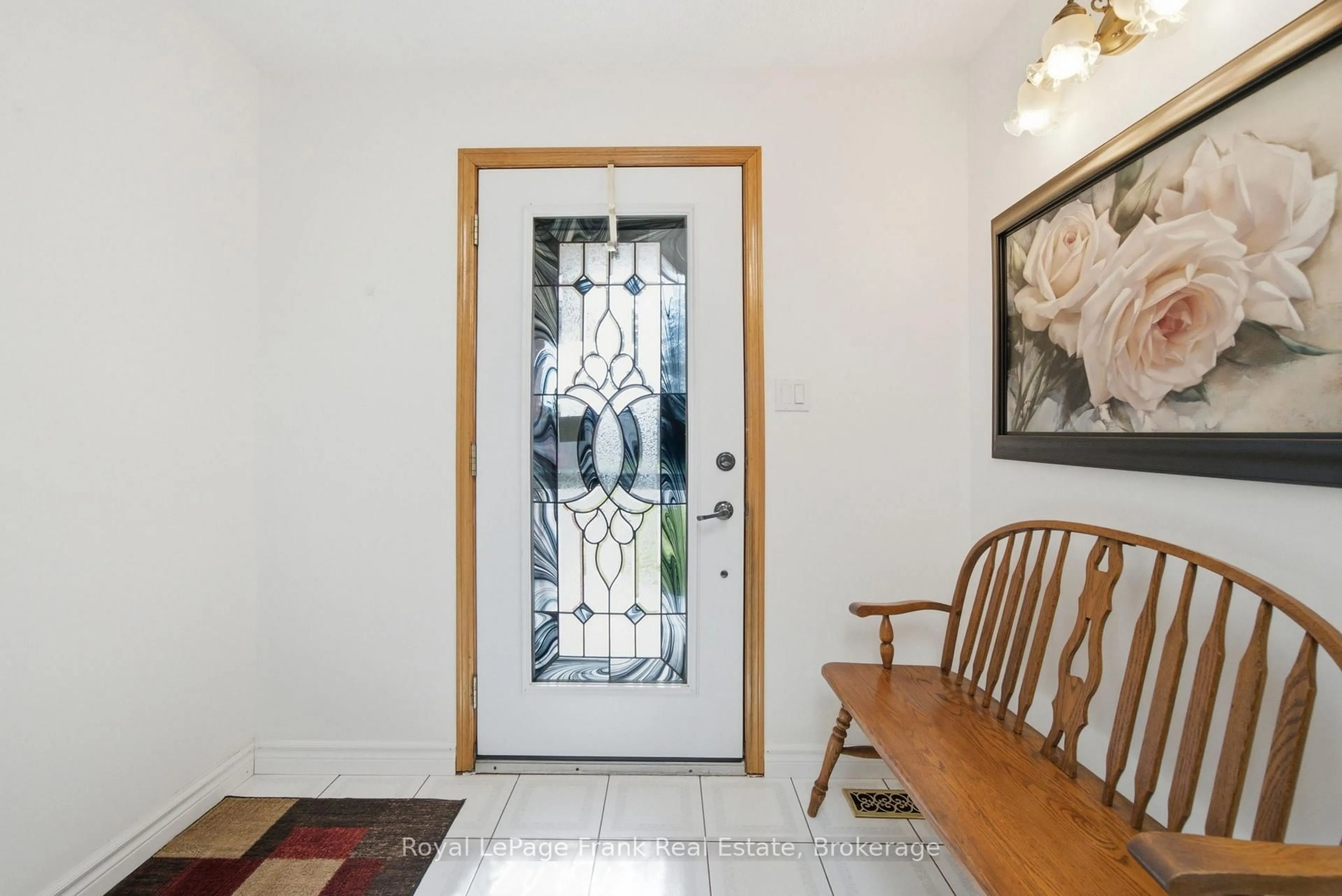 Indoor entryway for 126 Angeline St, Kawartha Lakes Ontario K9V 3L6