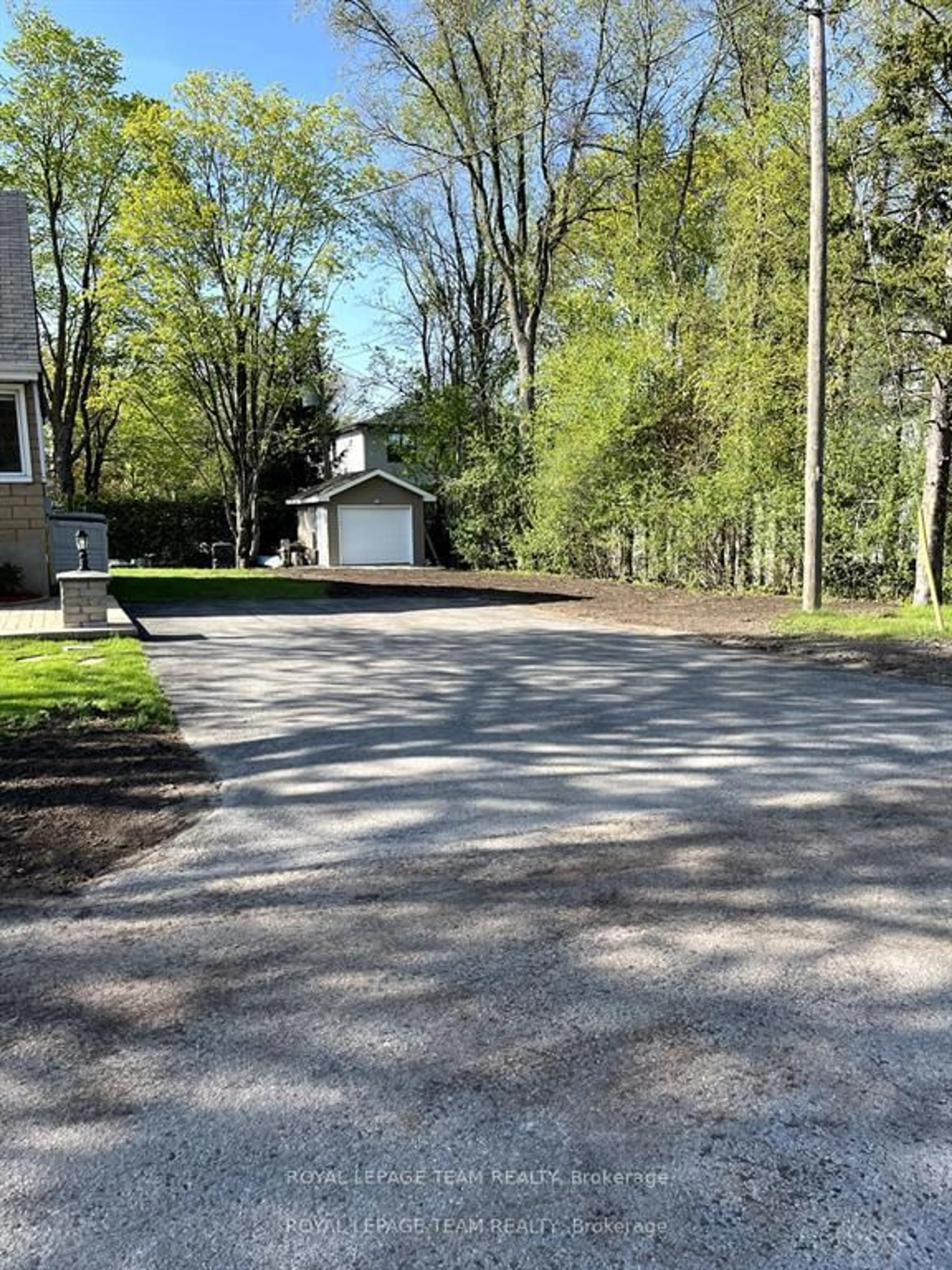 A pic from outside/outdoor area/front of a property/back of a property/a pic from drone, street for 9 & 7 Tower Rd, Ottawa Ontario K2G 2E2