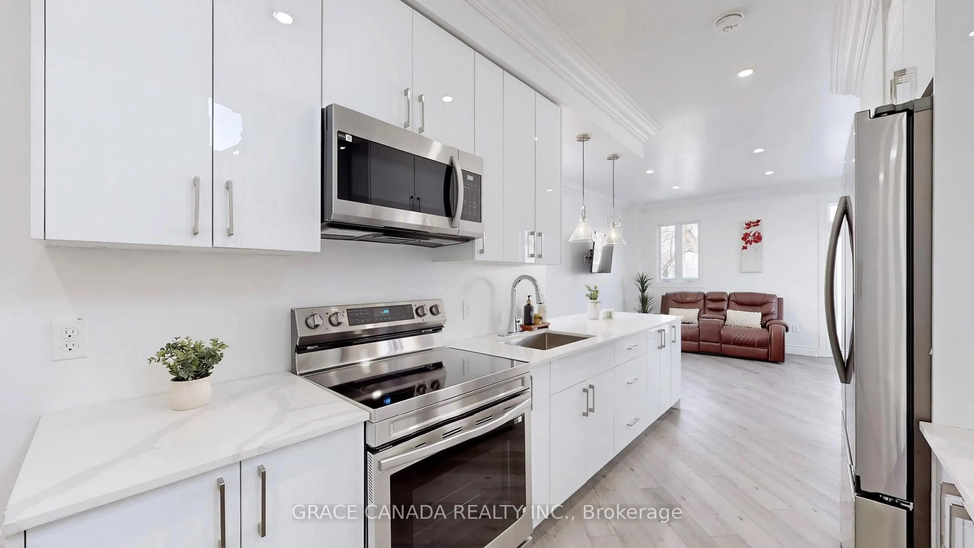 Contemporary kitchen, ceramic/tile floor for 85 Albany Ave, Hamilton Ontario L8H 2H4