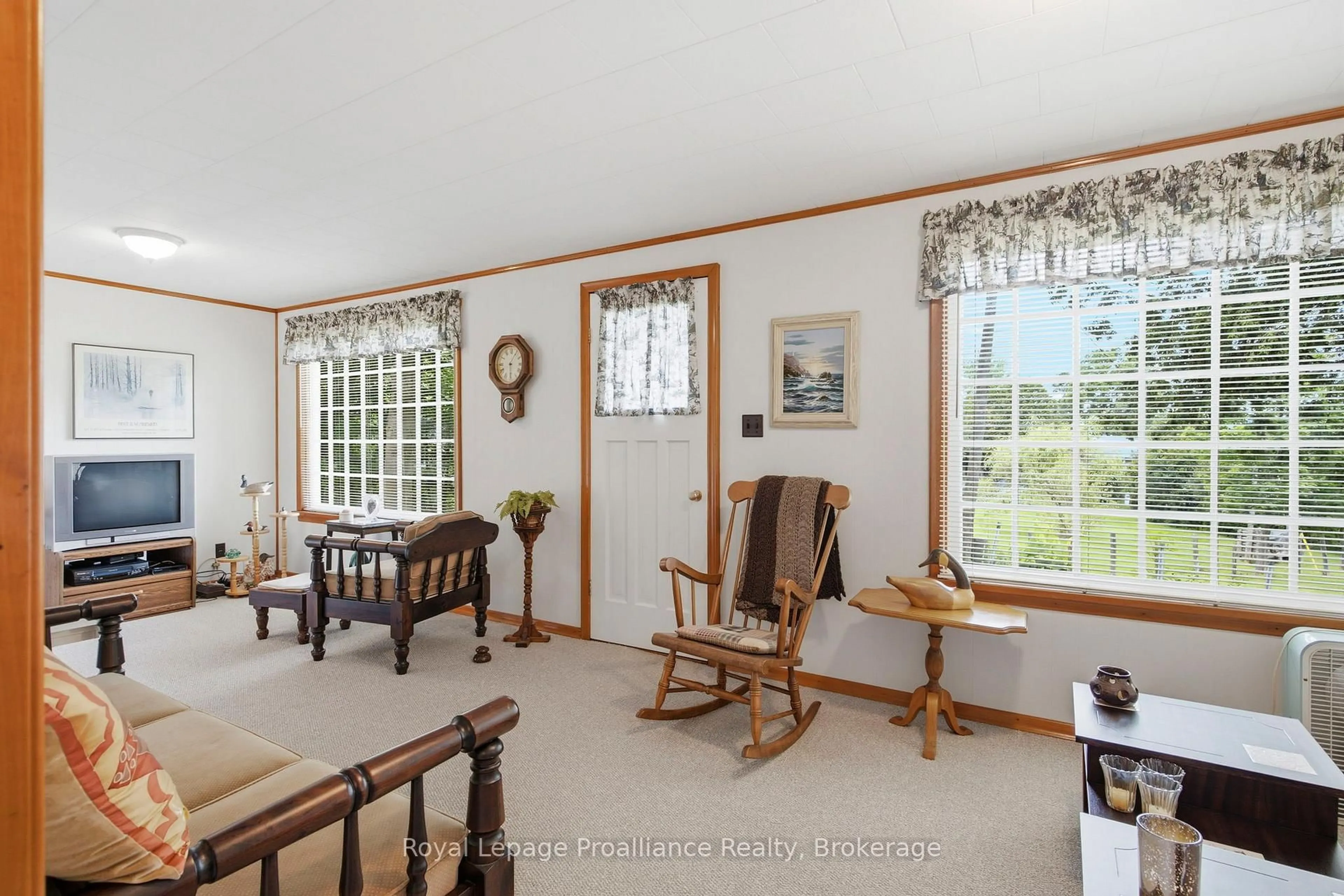 Living room with furniture, unknown for 5248 King Rd 325 Rd, Hamilton Township Ontario K0K 2E0