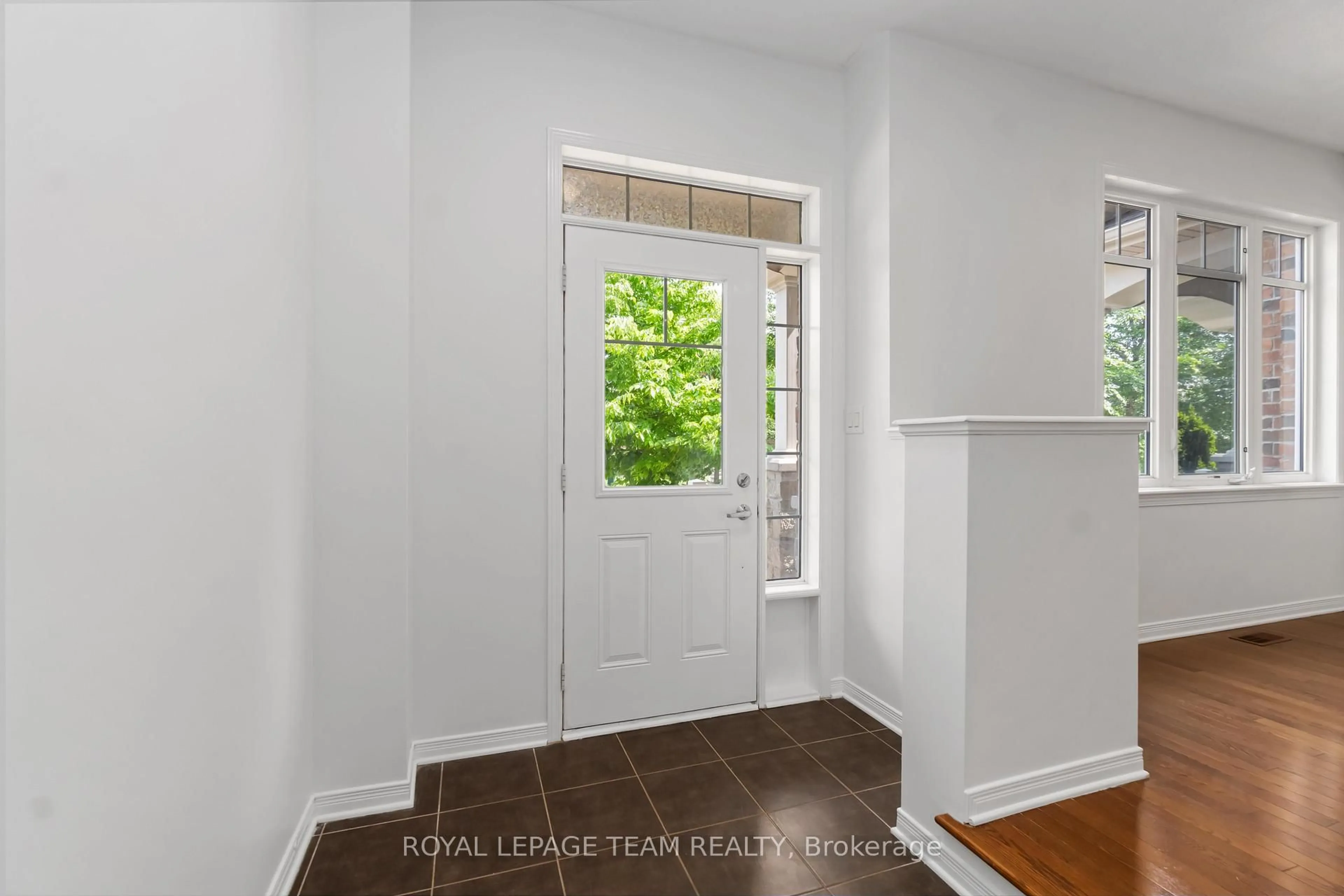 Indoor entryway for 349 SWEETFLAG St, Ottawa Ontario K2J 5A3