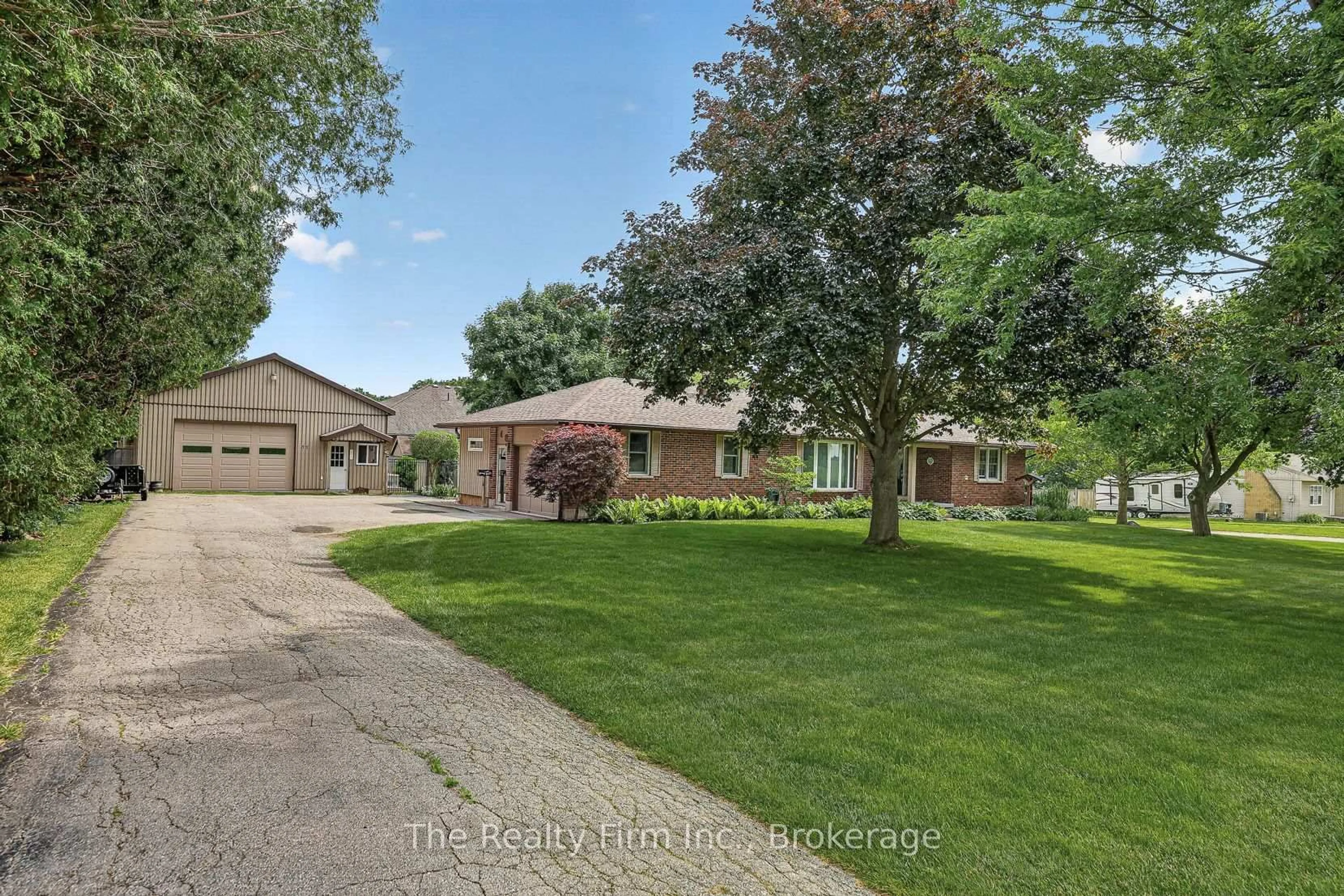 A pic from outside/outdoor area/front of a property/back of a property/a pic from drone, street for 71 North Town Line, Ingersoll Ontario N5C 2S6