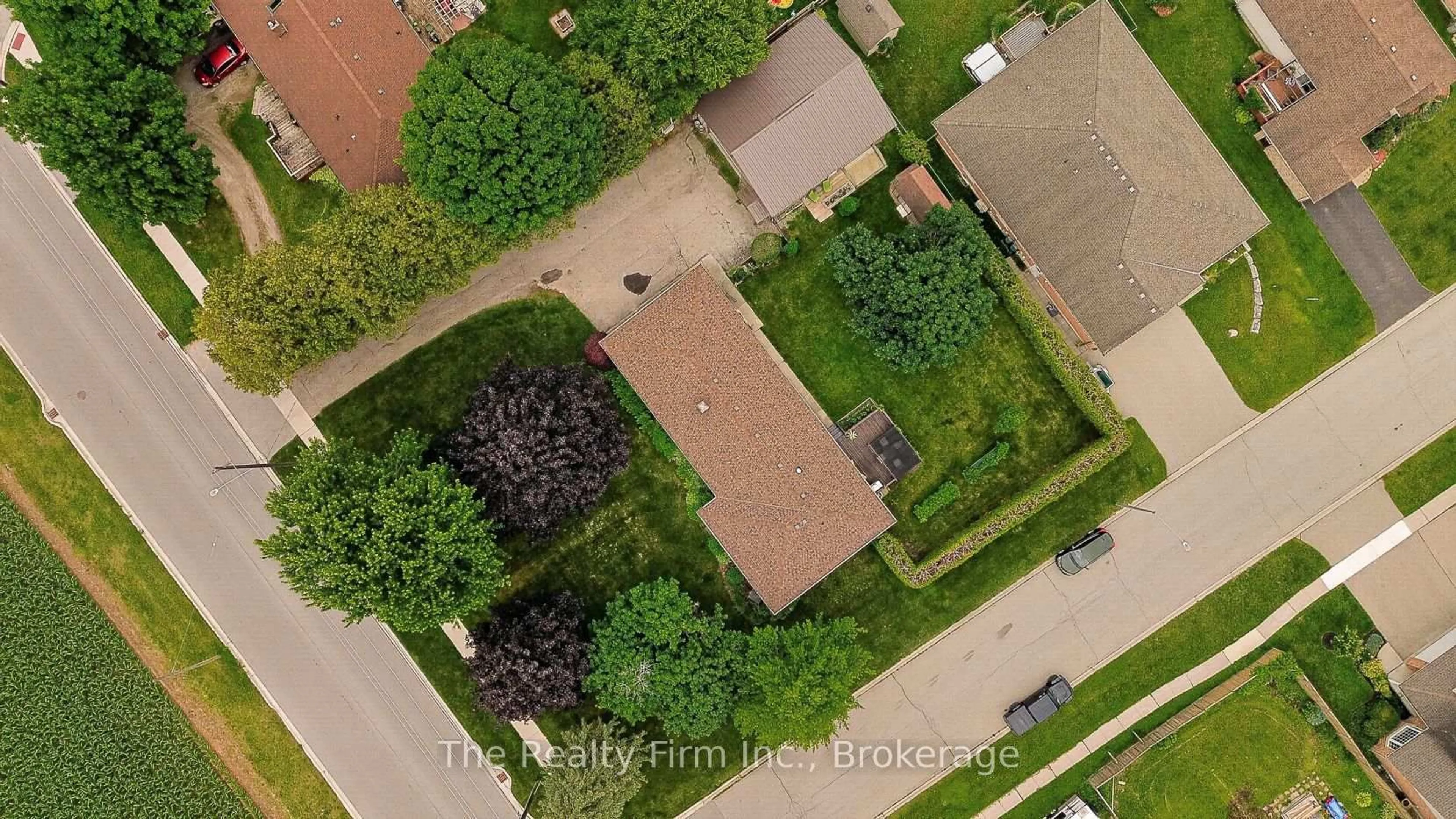 A pic from outside/outdoor area/front of a property/back of a property/a pic from drone, street for 71 North Town Line, Ingersoll Ontario N5C 2S6