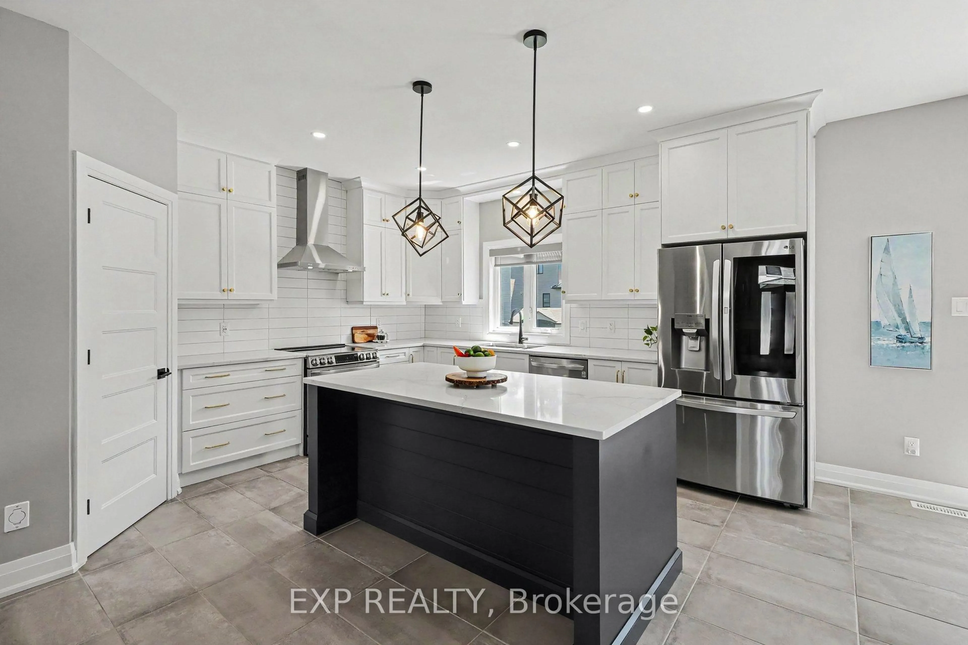 Contemporary kitchen, ceramic/tile floor for 1152 Avignon St, Russell Ontario K0A 1W0