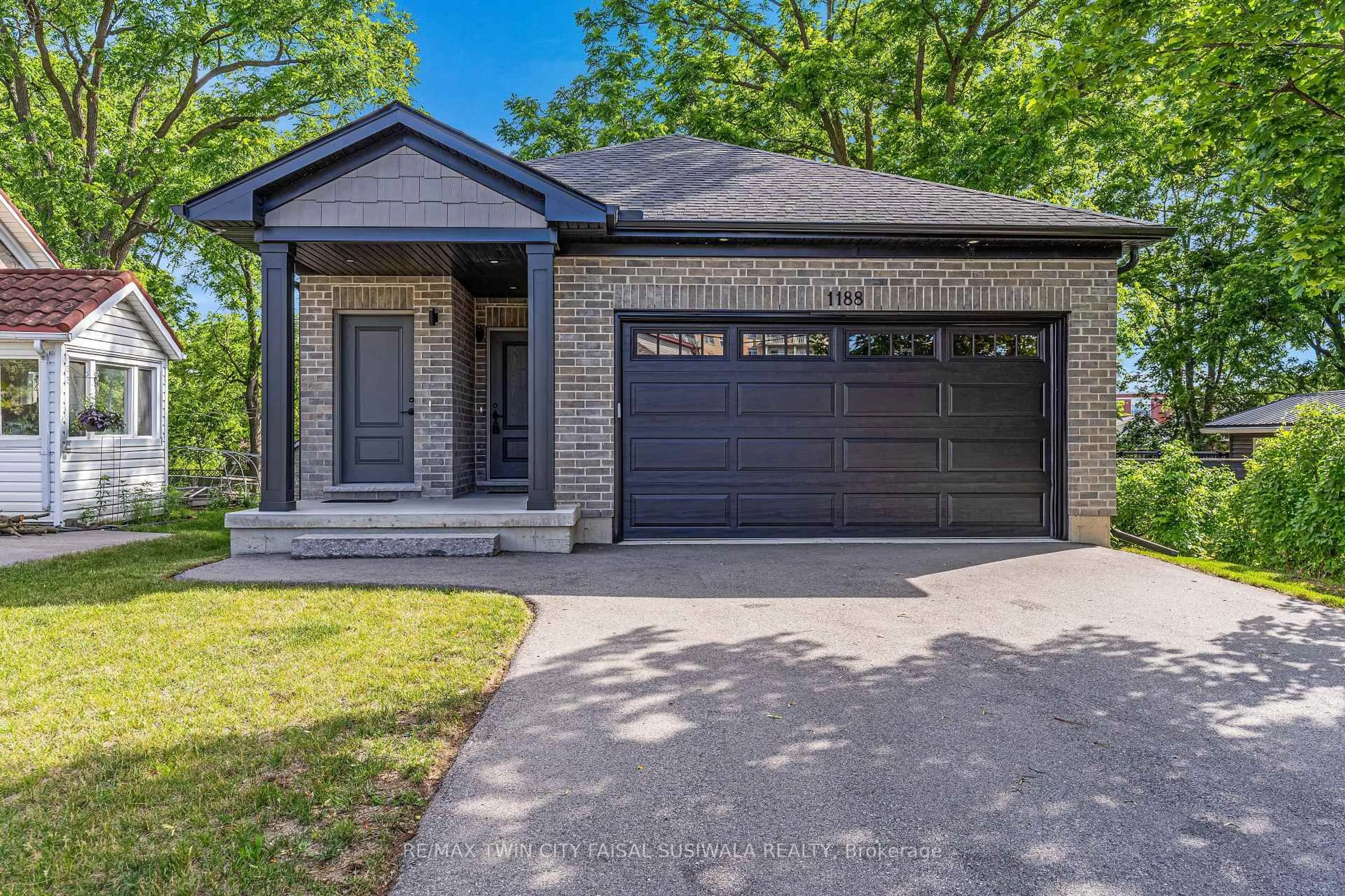 Home with brick exterior material, street for 1188 QUEENSTON Rd, Cambridge Ontario N3H 3K9