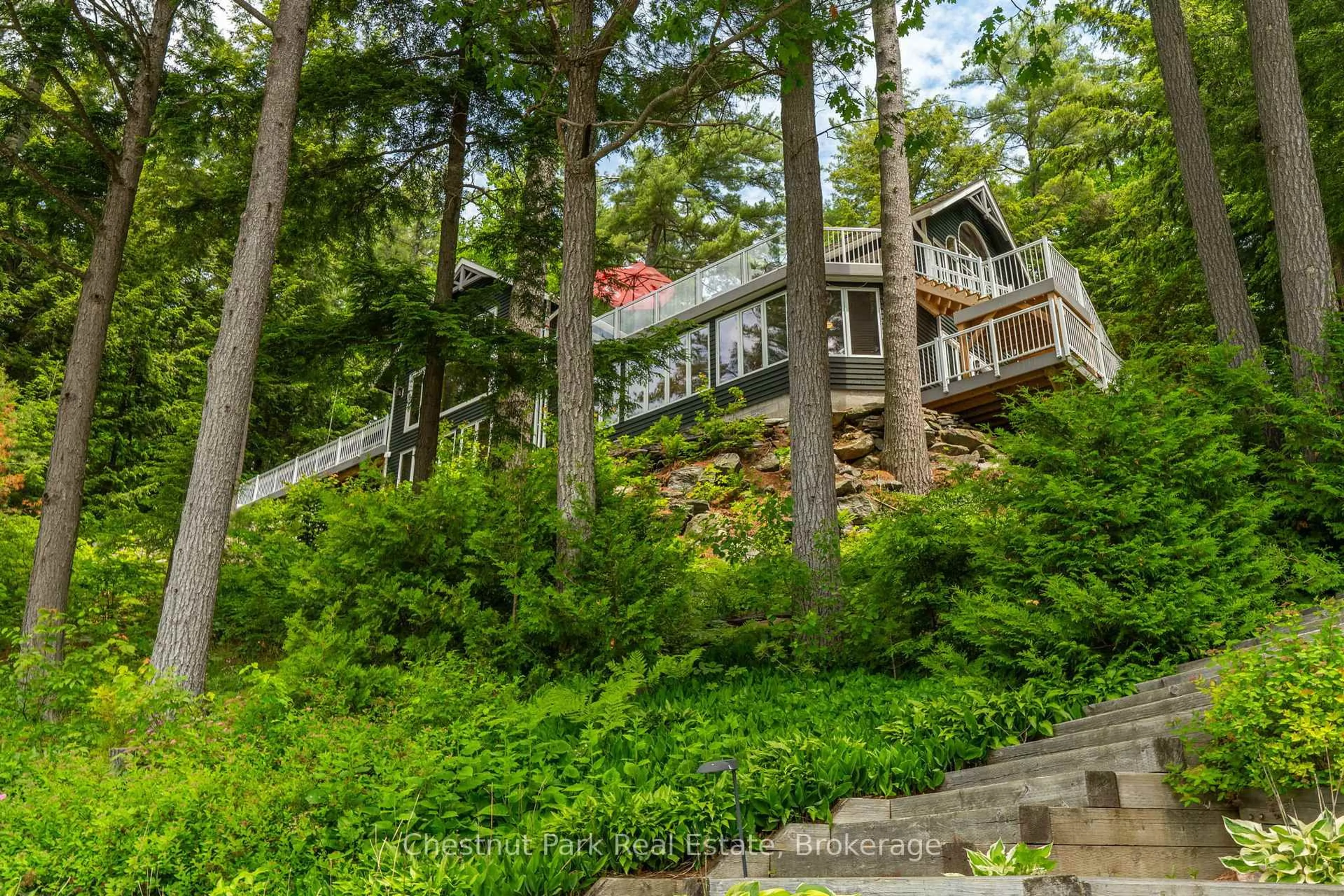 Unknown for 1077 HAMILLS POINT Rd, Muskoka Lakes Ontario P0B 1J0