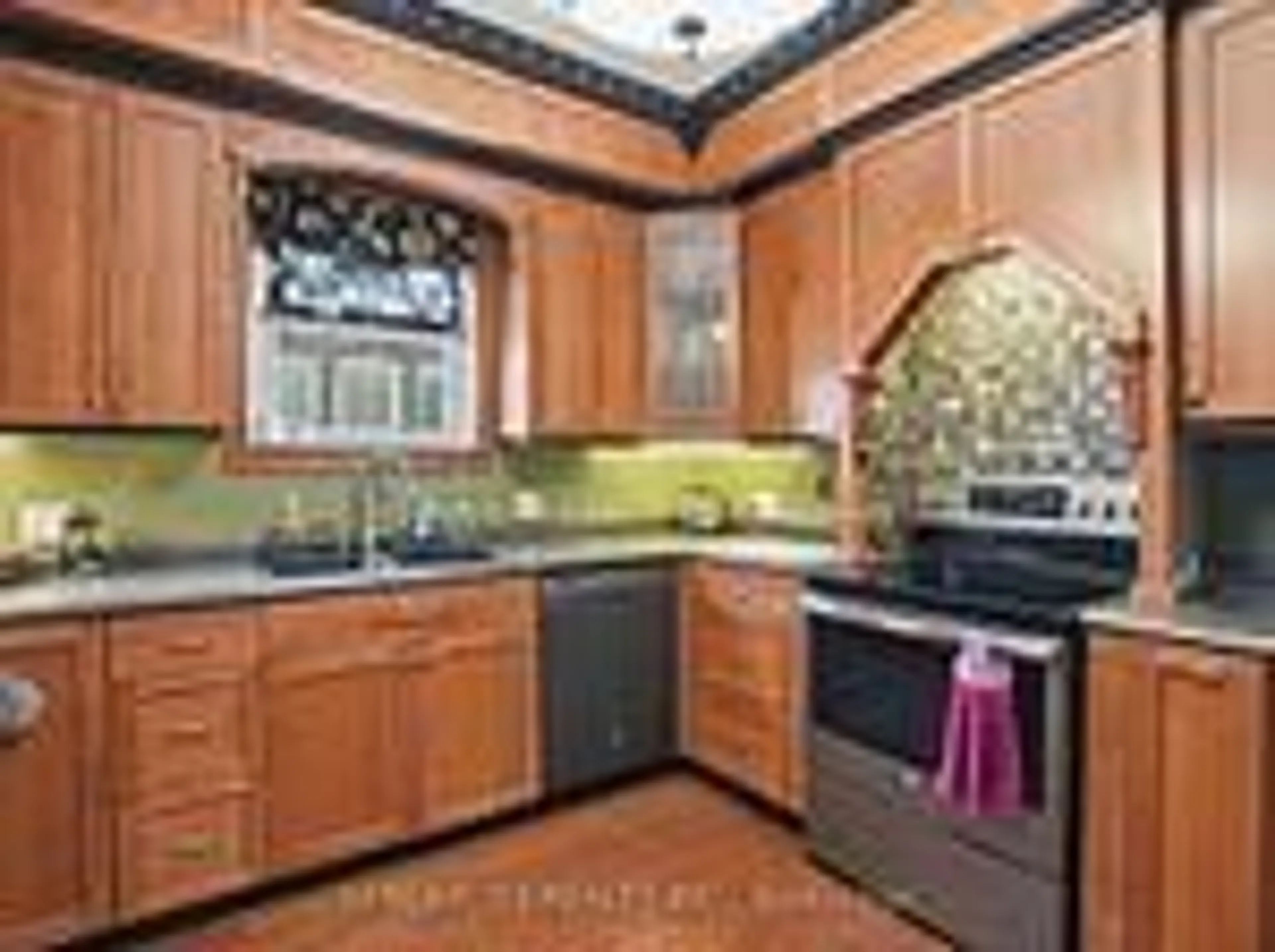 Standard kitchen, ceramic/tile floor for 57 ROSEBERY Pl, St. Thomas Ontario N5R 2H9