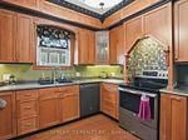 57 ROSEBERY Pl, St. Thomas 3