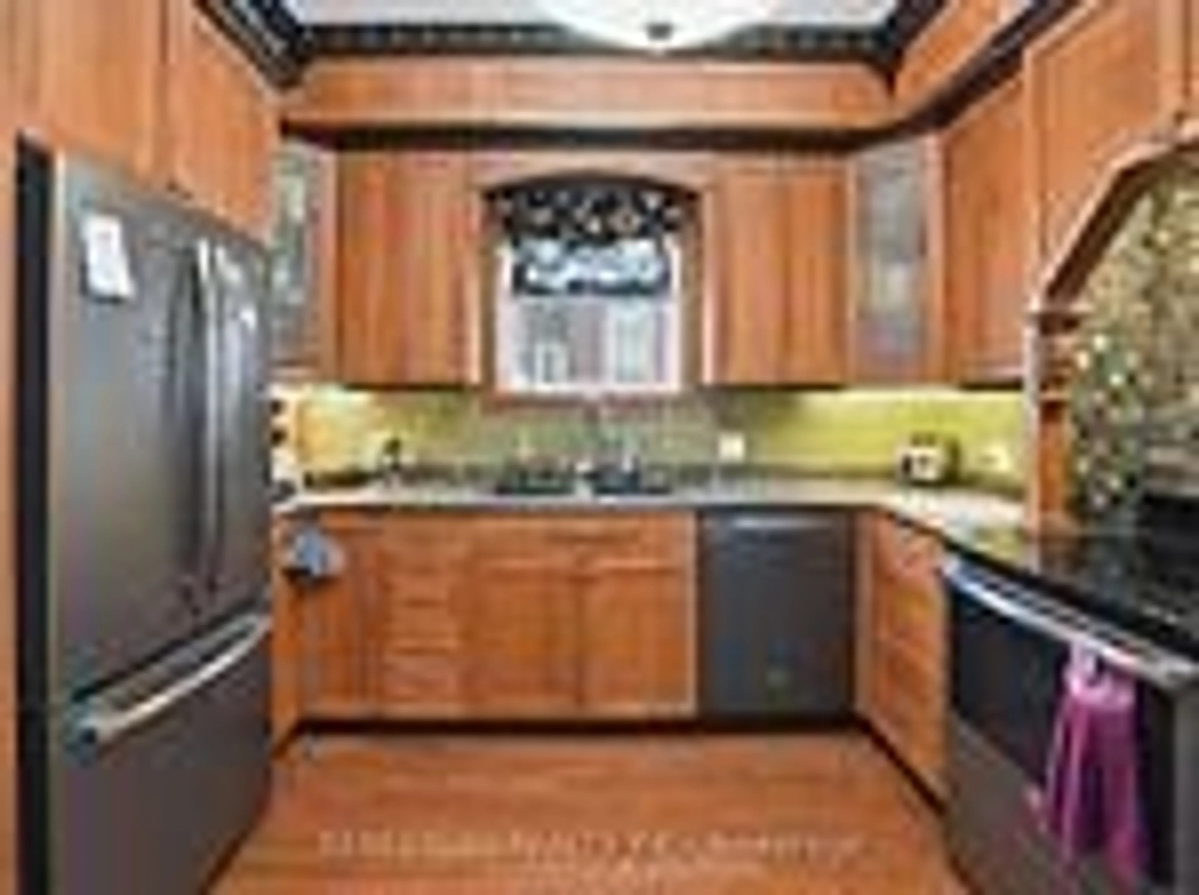 Standard kitchen, unknown for 57 ROSEBERY Pl, St. Thomas Ontario N5R 2H9