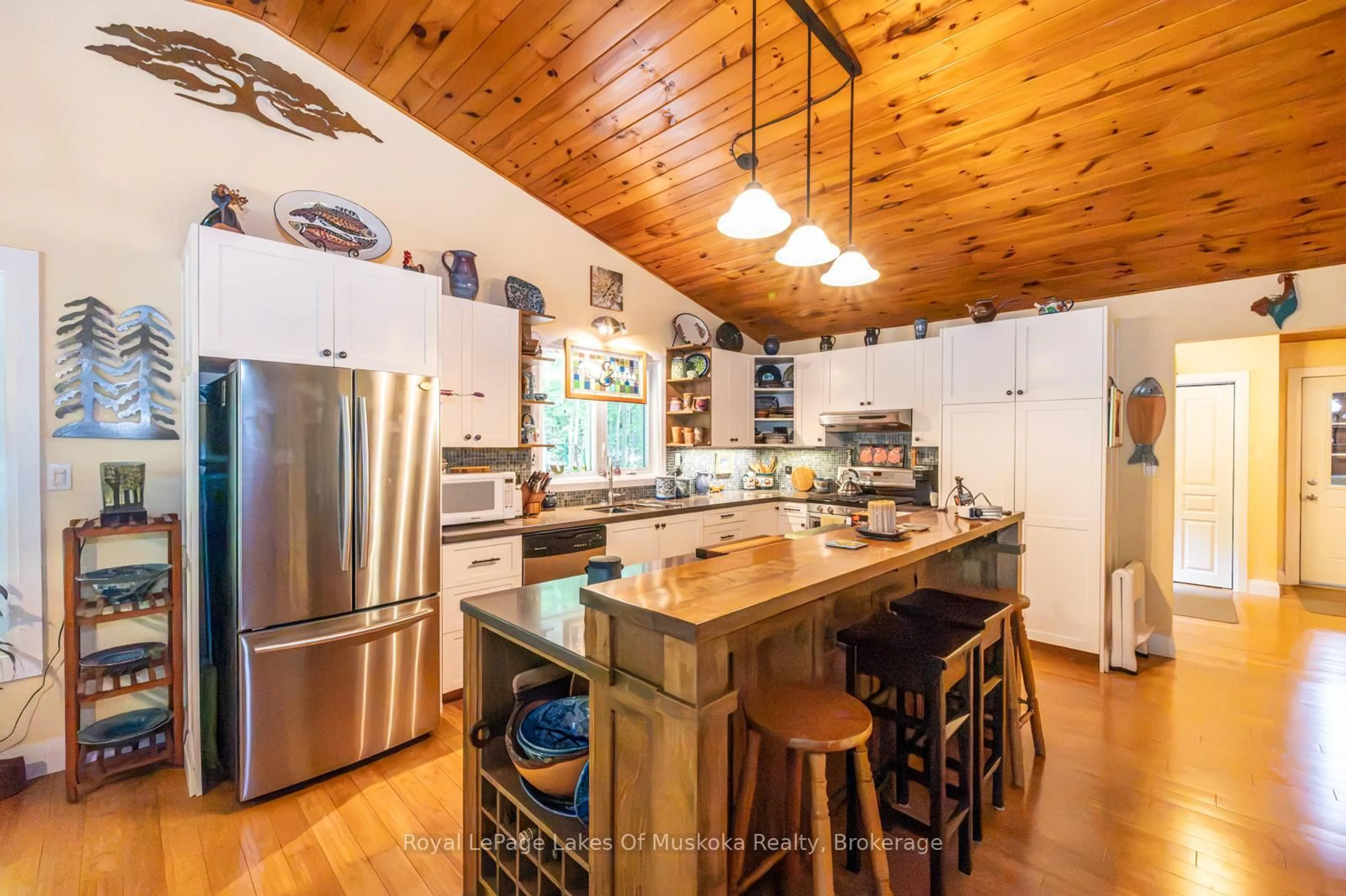 Open concept kitchen, unknown for 4325 Stisted Rd, McMurrich/Monteith Ontario P0A 1Y0