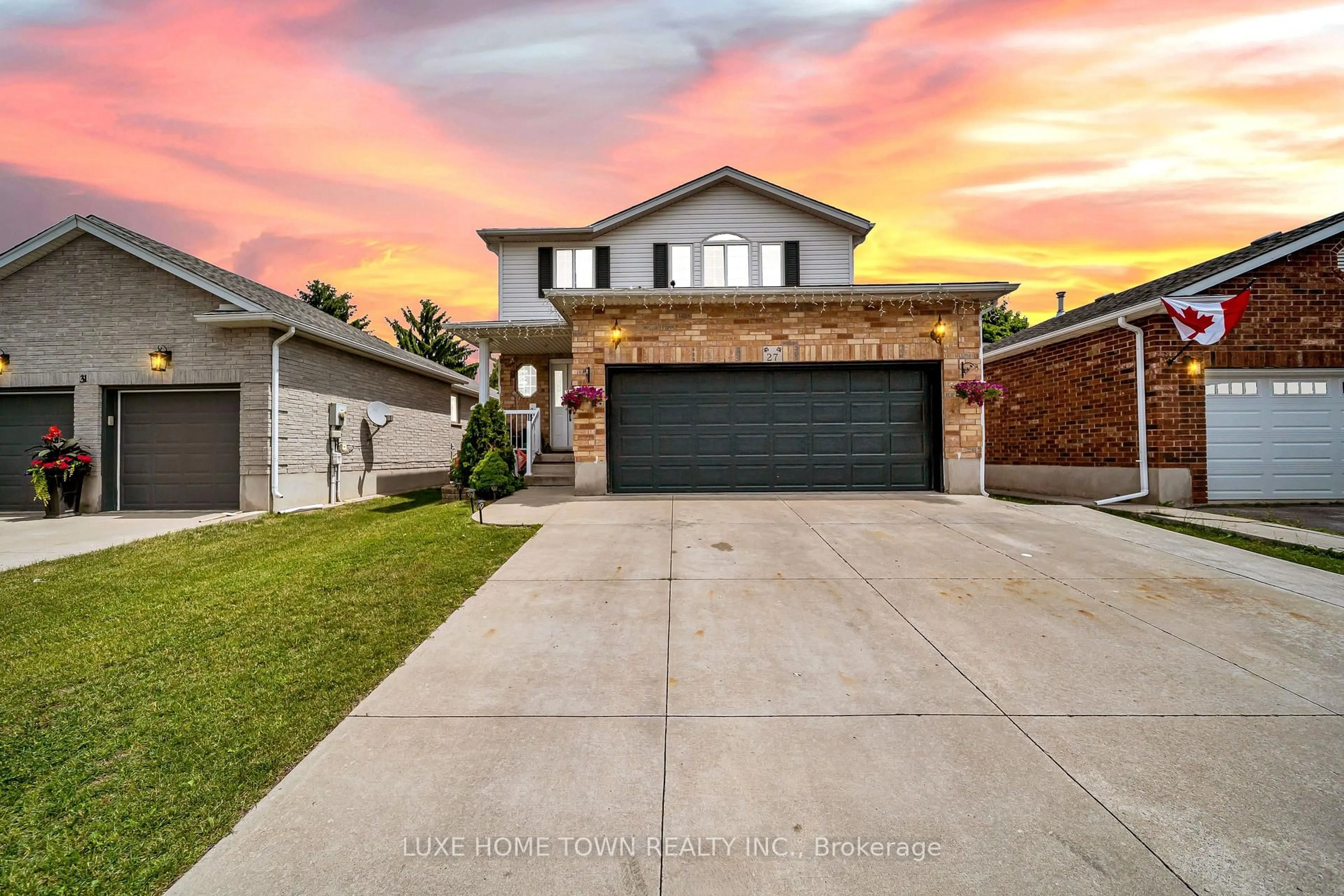 Home with brick exterior material, street for 27 Fraserwood Crt, Cambridge Ontario N1S 5B6