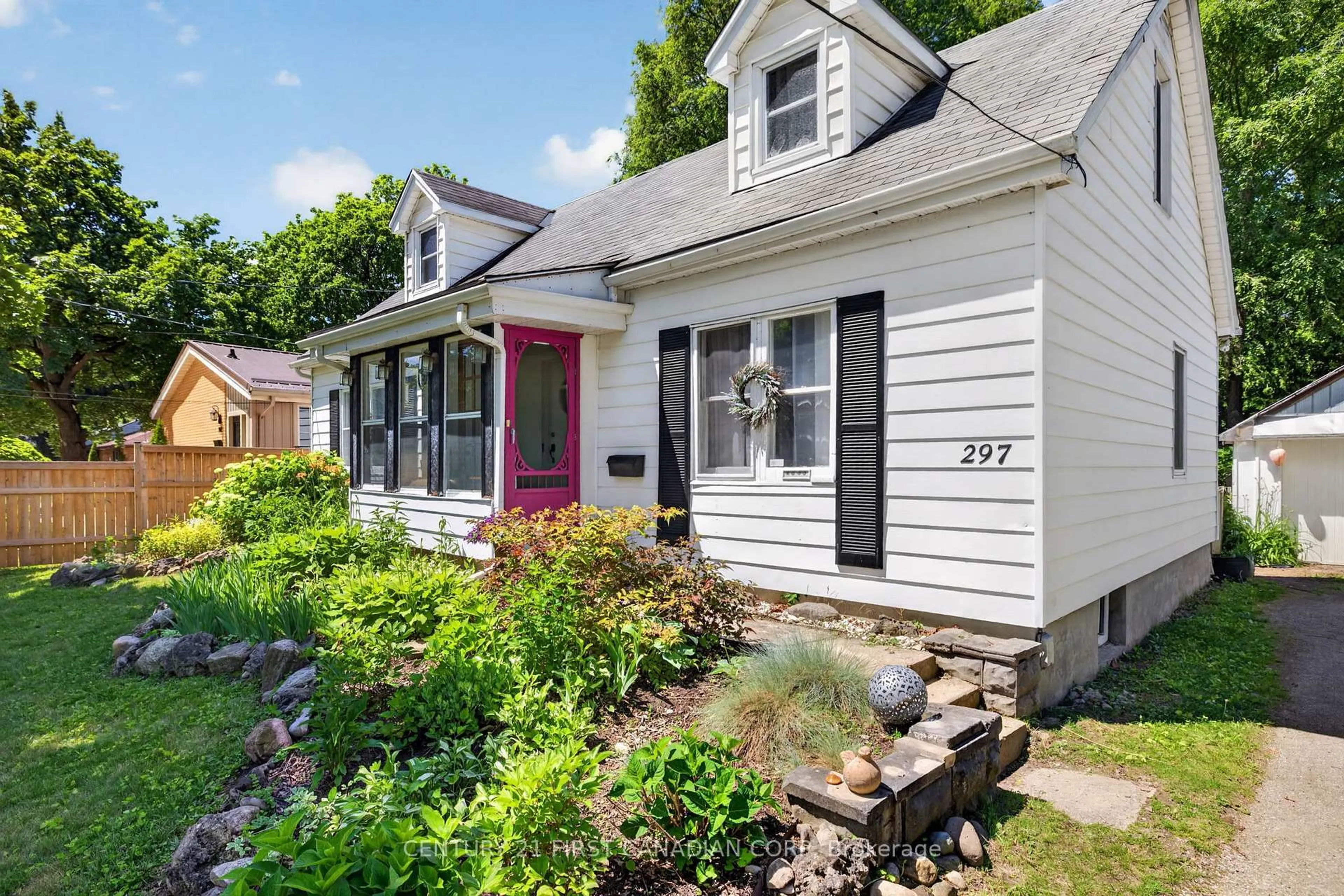 Home with vinyl exterior material, street for 297 Stephen St, London South Ontario N6K 2M9
