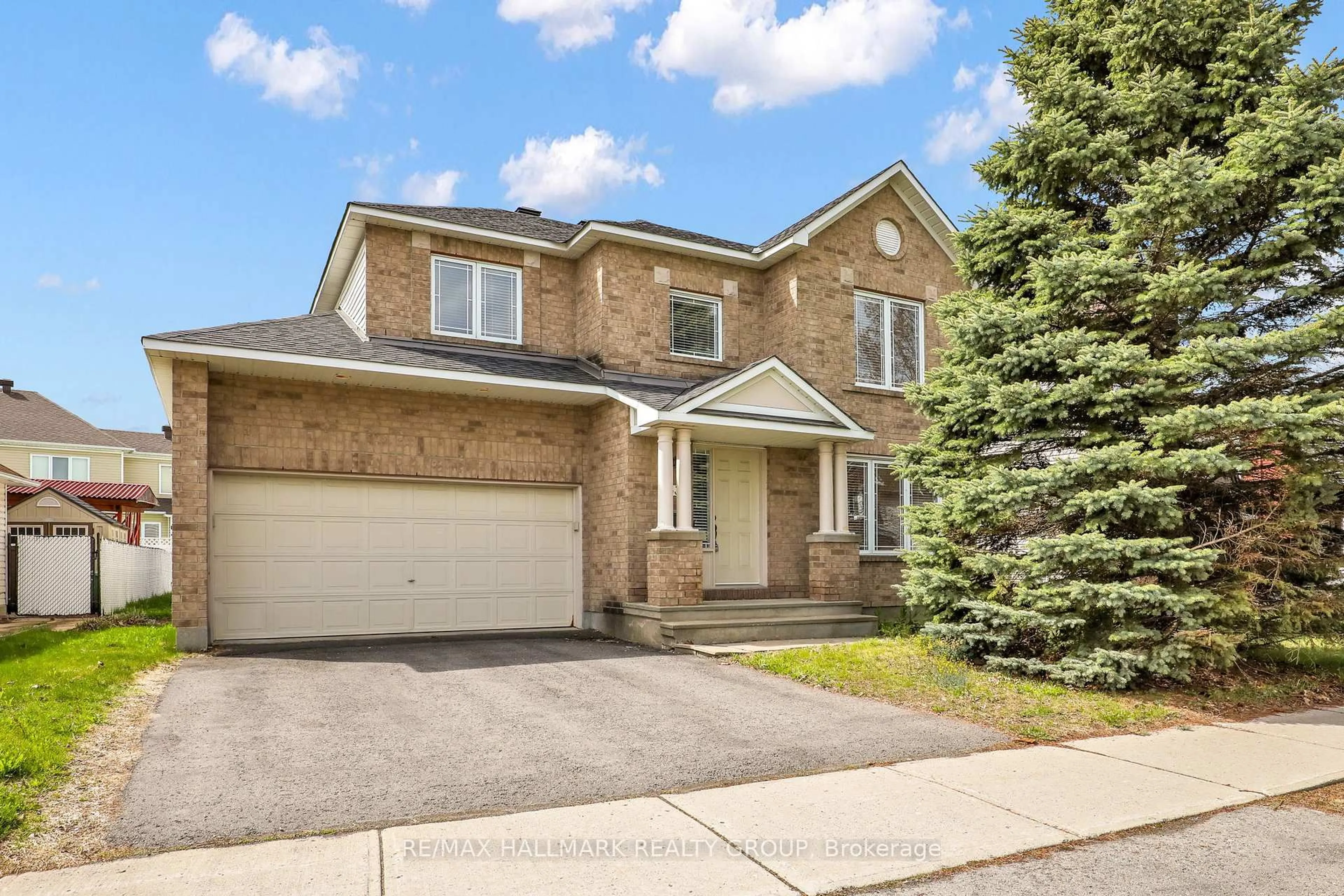 Home with brick exterior material, street for 634 Aquaview Dr, Ottawa Ontario K4A 4W2