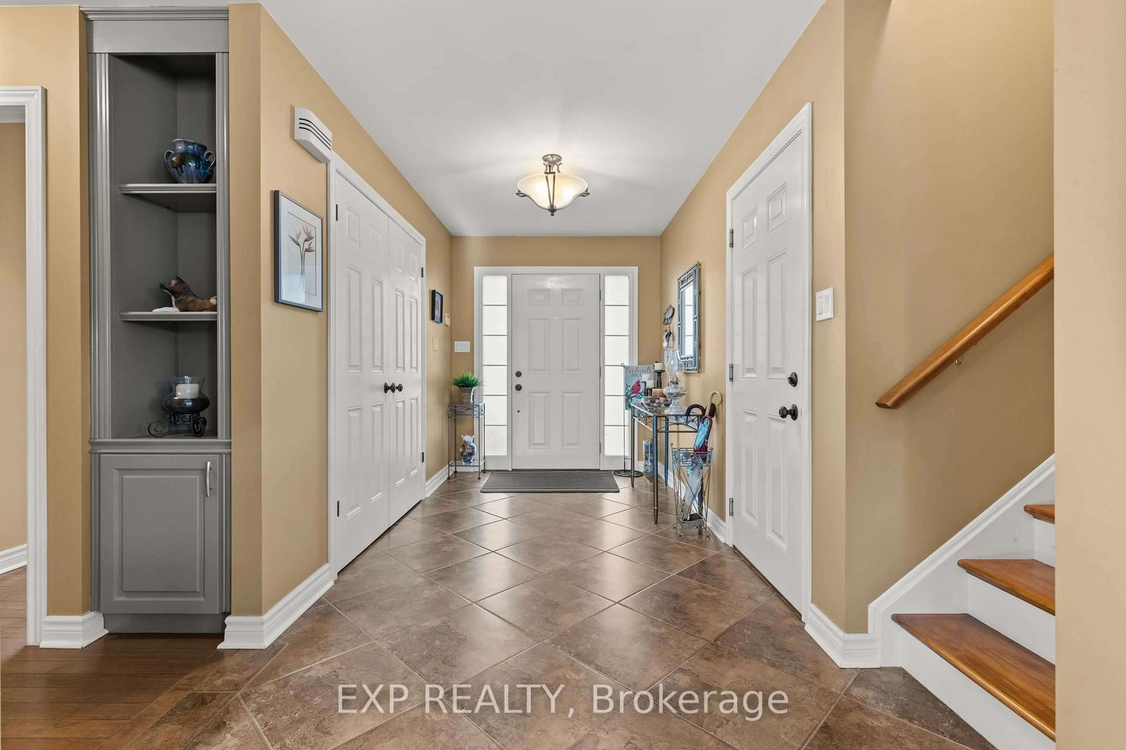 Indoor entryway for 4893 Firelane 18, Port Colborne Ontario L0S 1R0