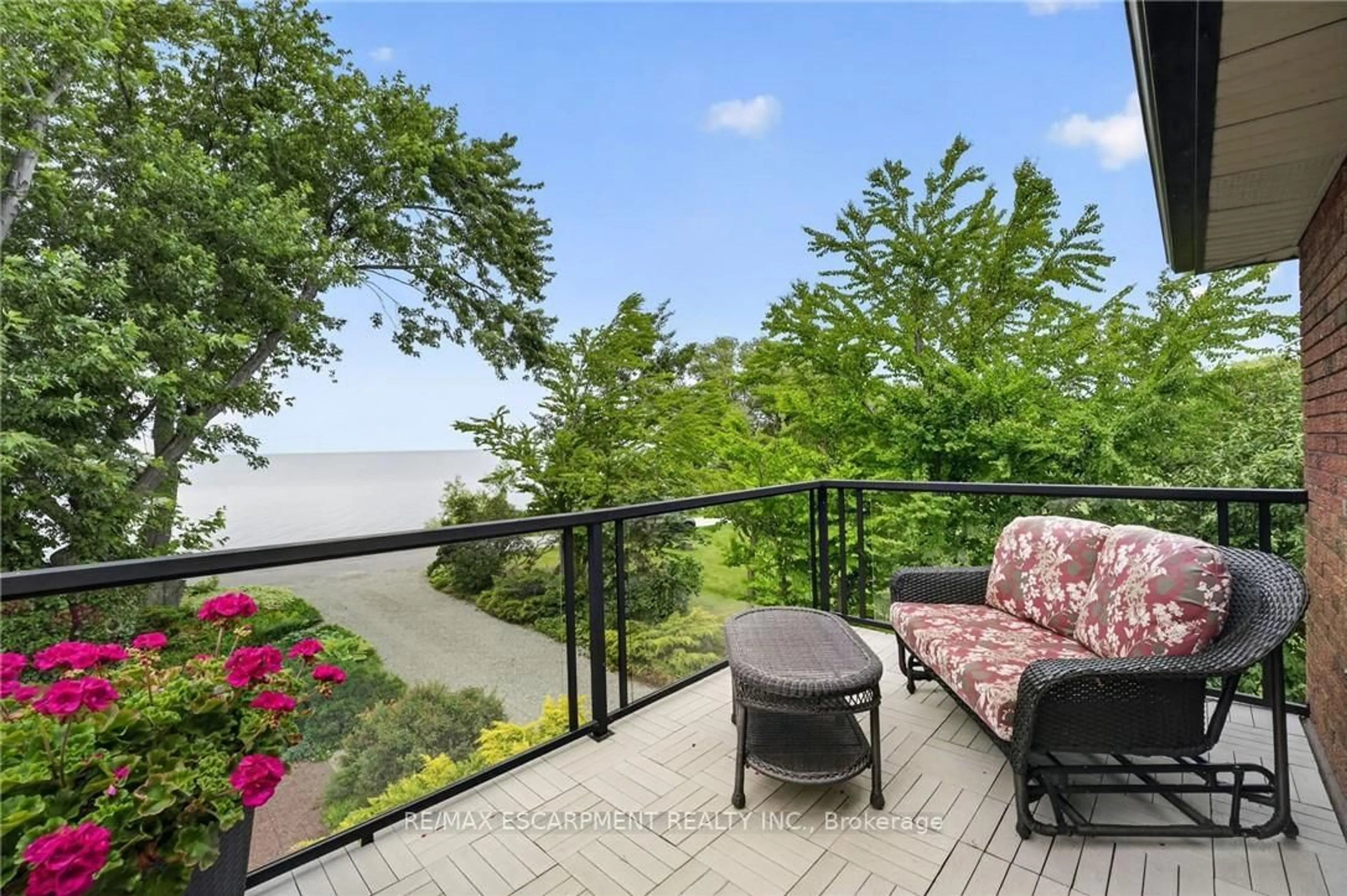 Patio, water/lake/river/ocean view for 3754 LAKESHORE Rd, Lincoln Ontario L3J 0X2