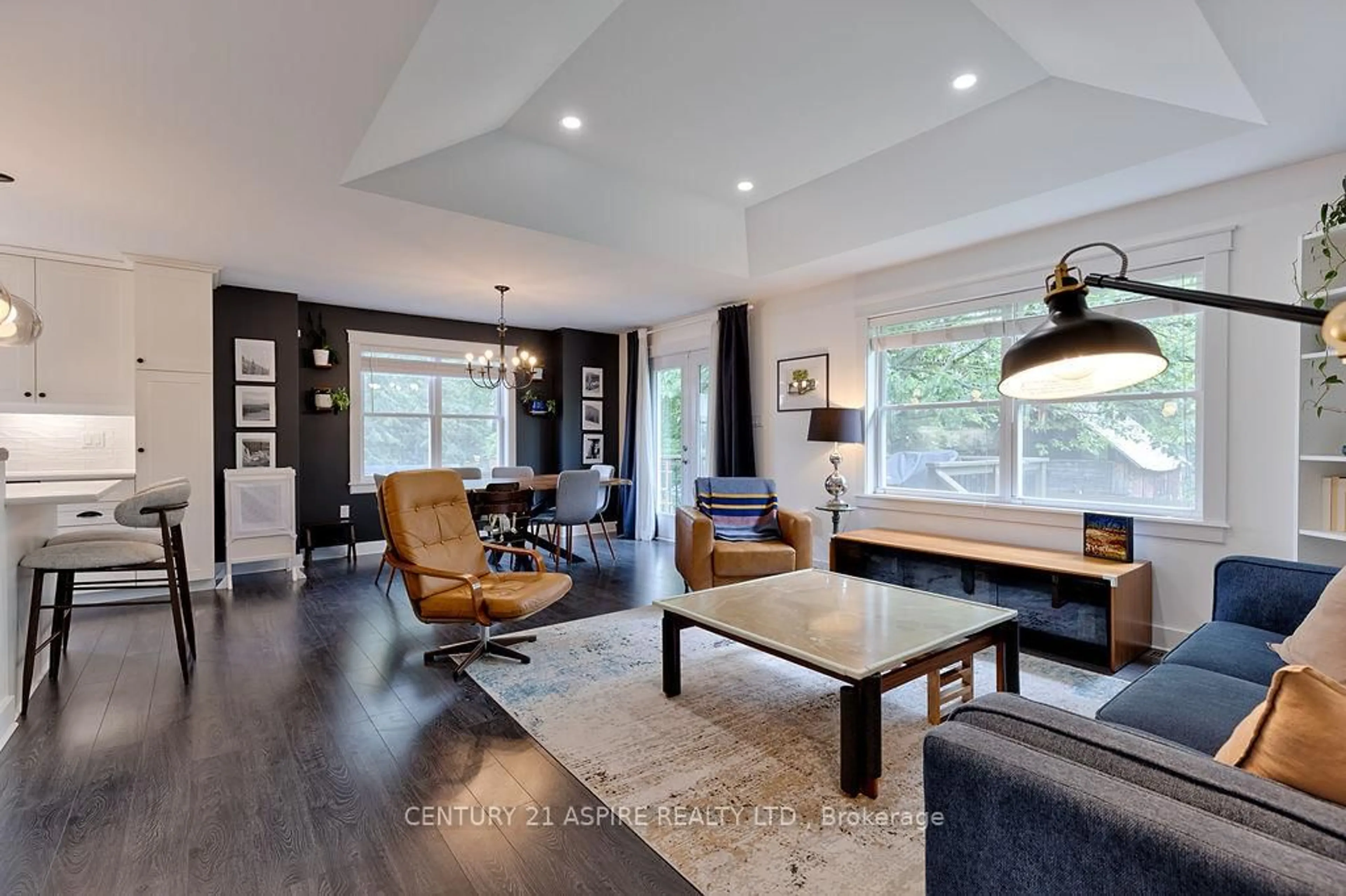 Living room with furniture, wood/laminate floor for 34 Selkirk St, Petawawa Ontario K8H 1P2