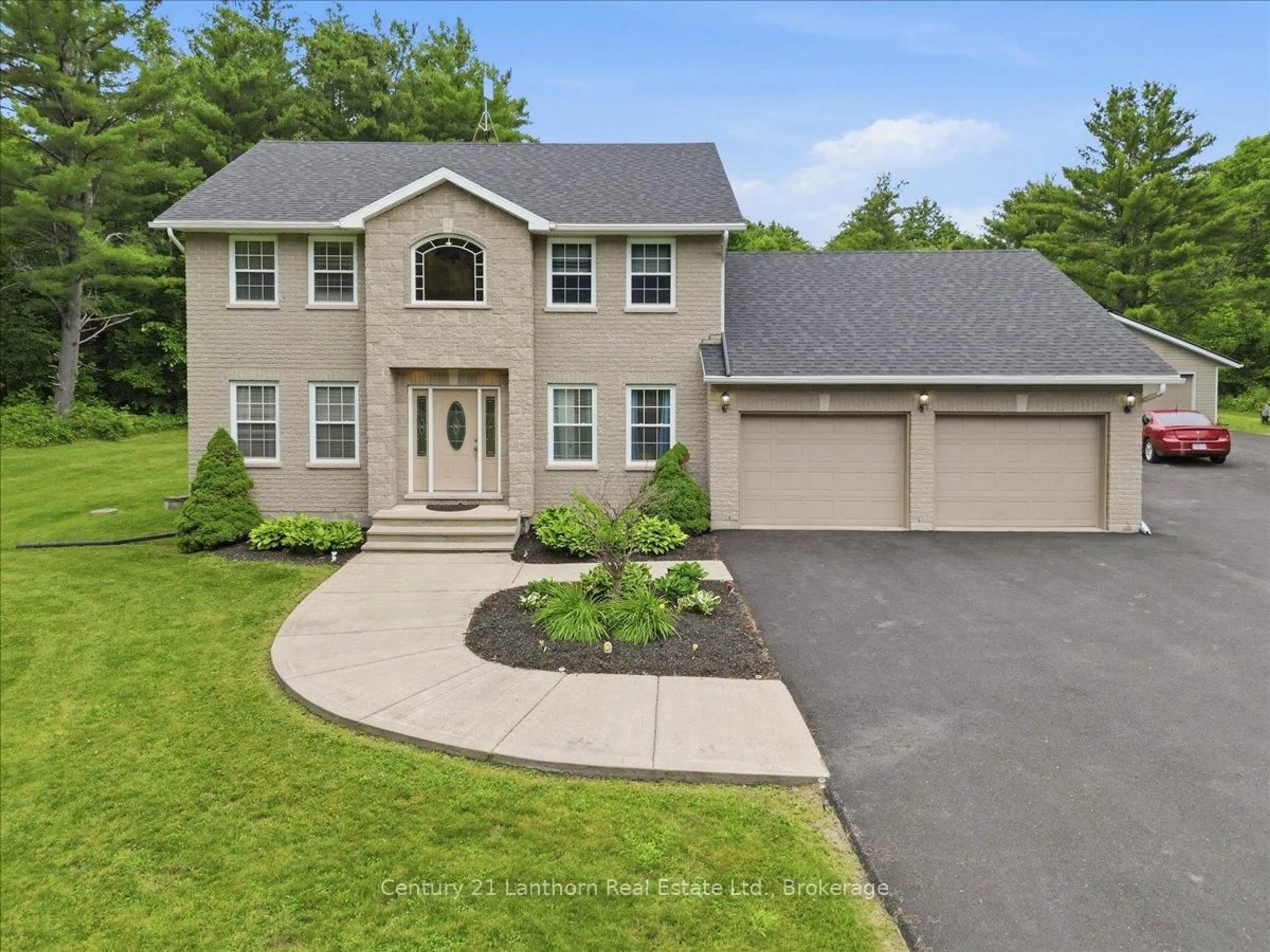 Home with vinyl exterior material, street for 170 Centre Rd, Madoc Ontario K0K 2K0