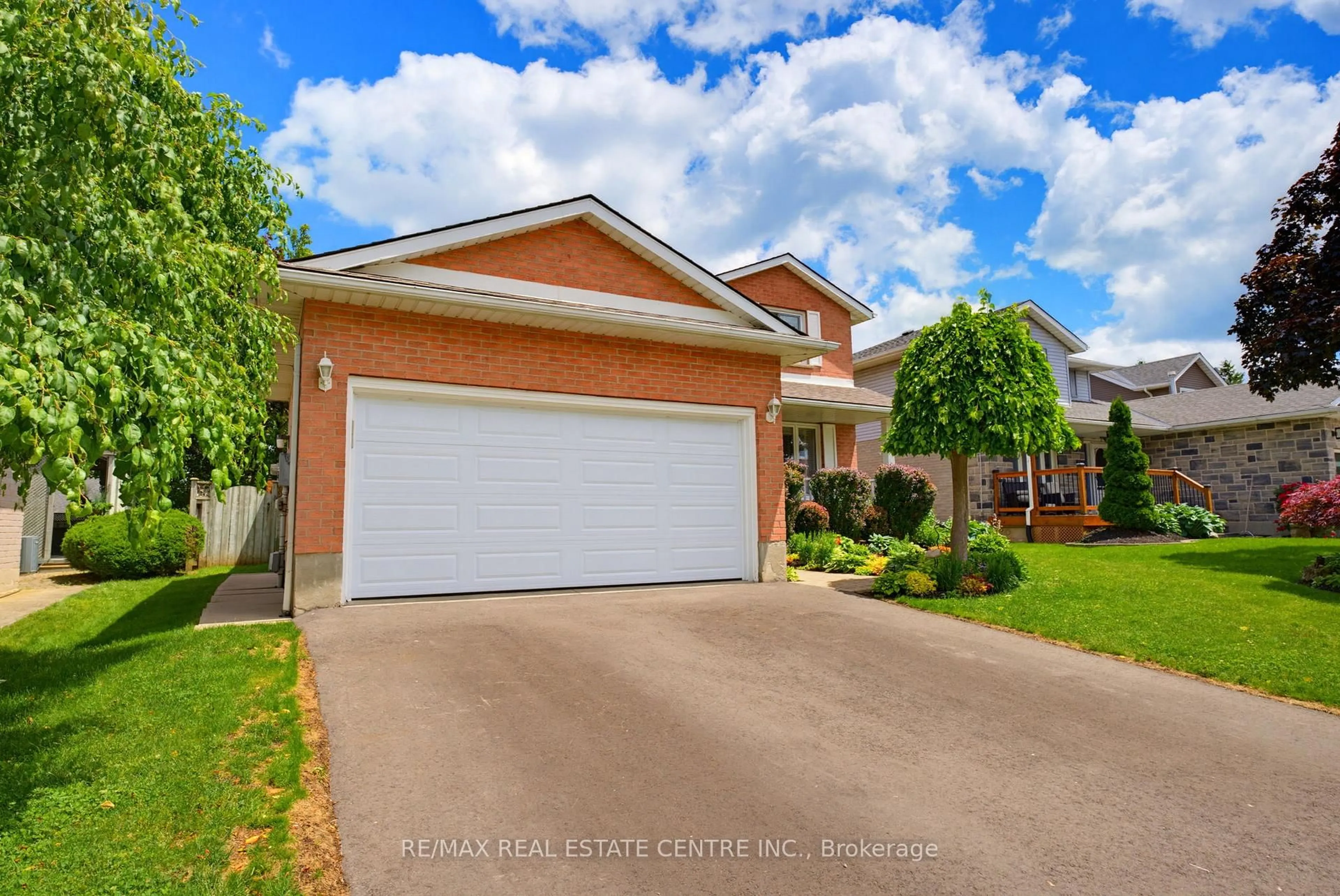 Unknown for 417 Cooper St, Cambridge Ontario N3C 3Y6