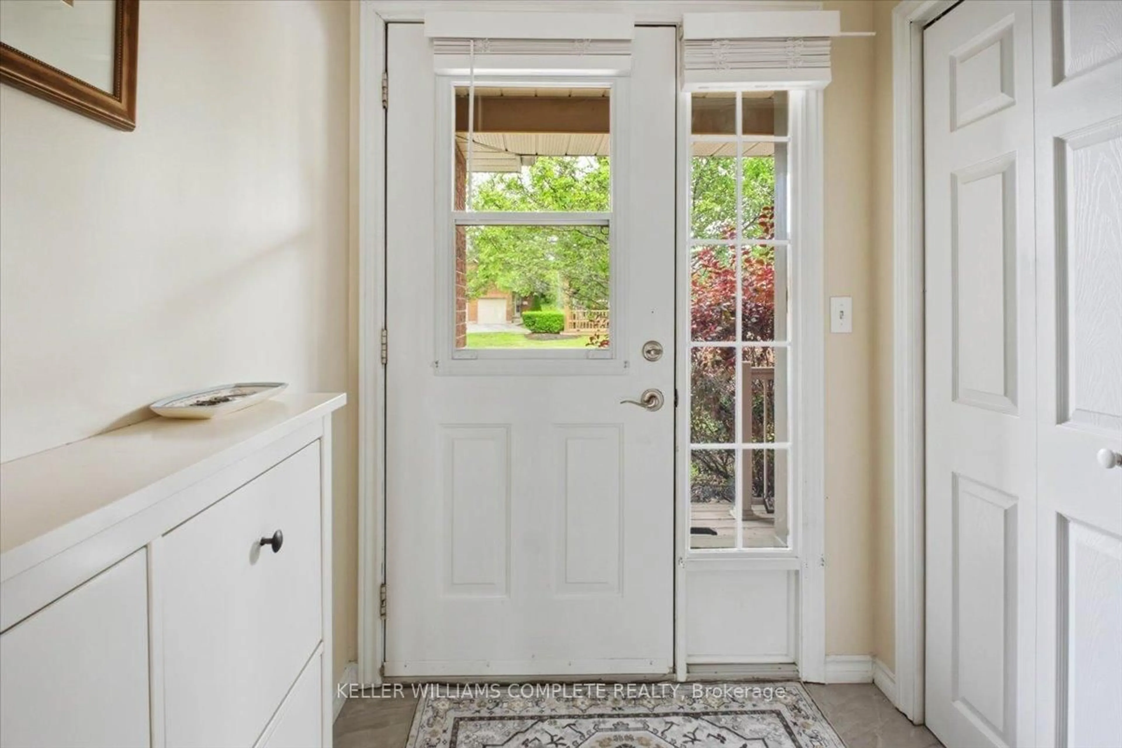 Indoor entryway for 35 ALBION St #46, Belleville Ontario K8N 5Y8