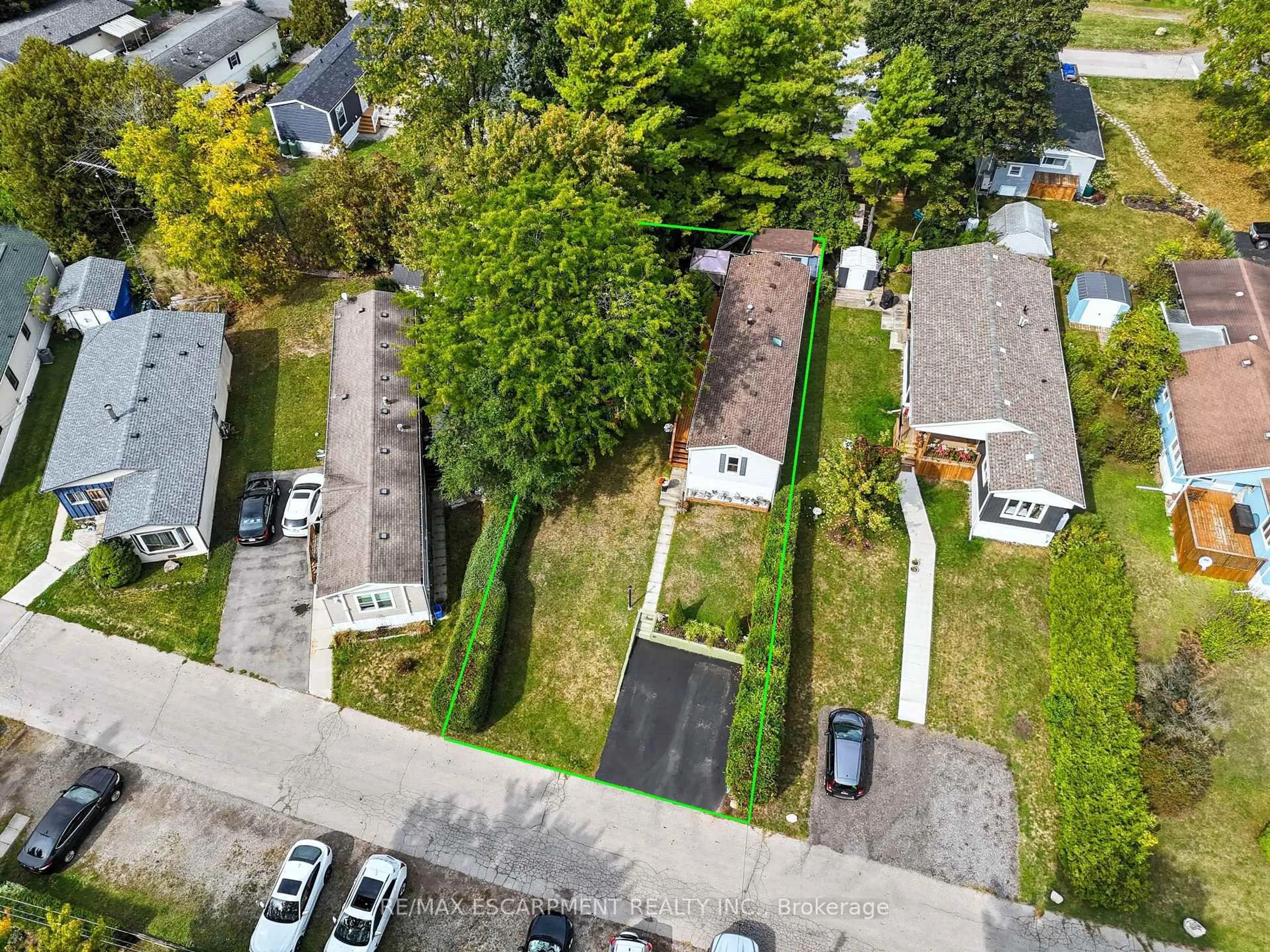 A pic from outside/outdoor area/front of a property/back of a property/a pic from drone, street for 1294 8th Concession Rd #31, Hamilton Ontario N0B 2J0