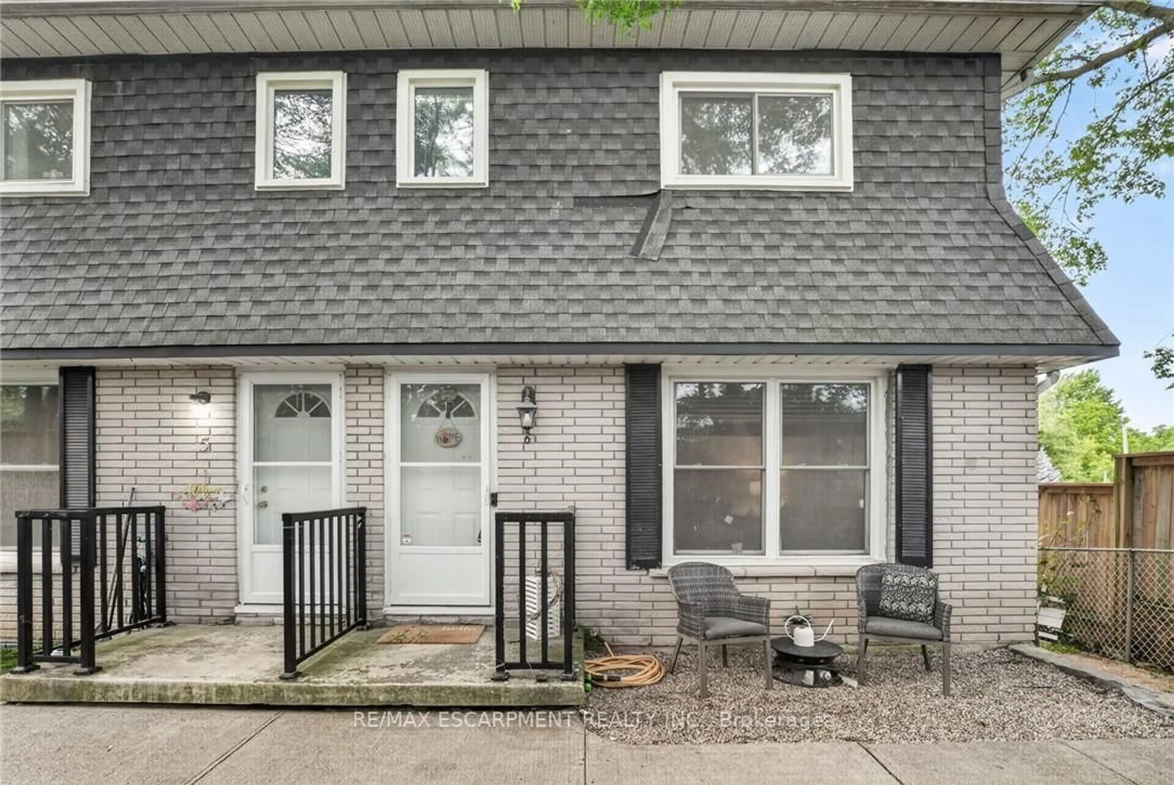 Home with brick exterior material, street for 156 St Catharines St #6, West Lincoln Ontario L0R 2A0