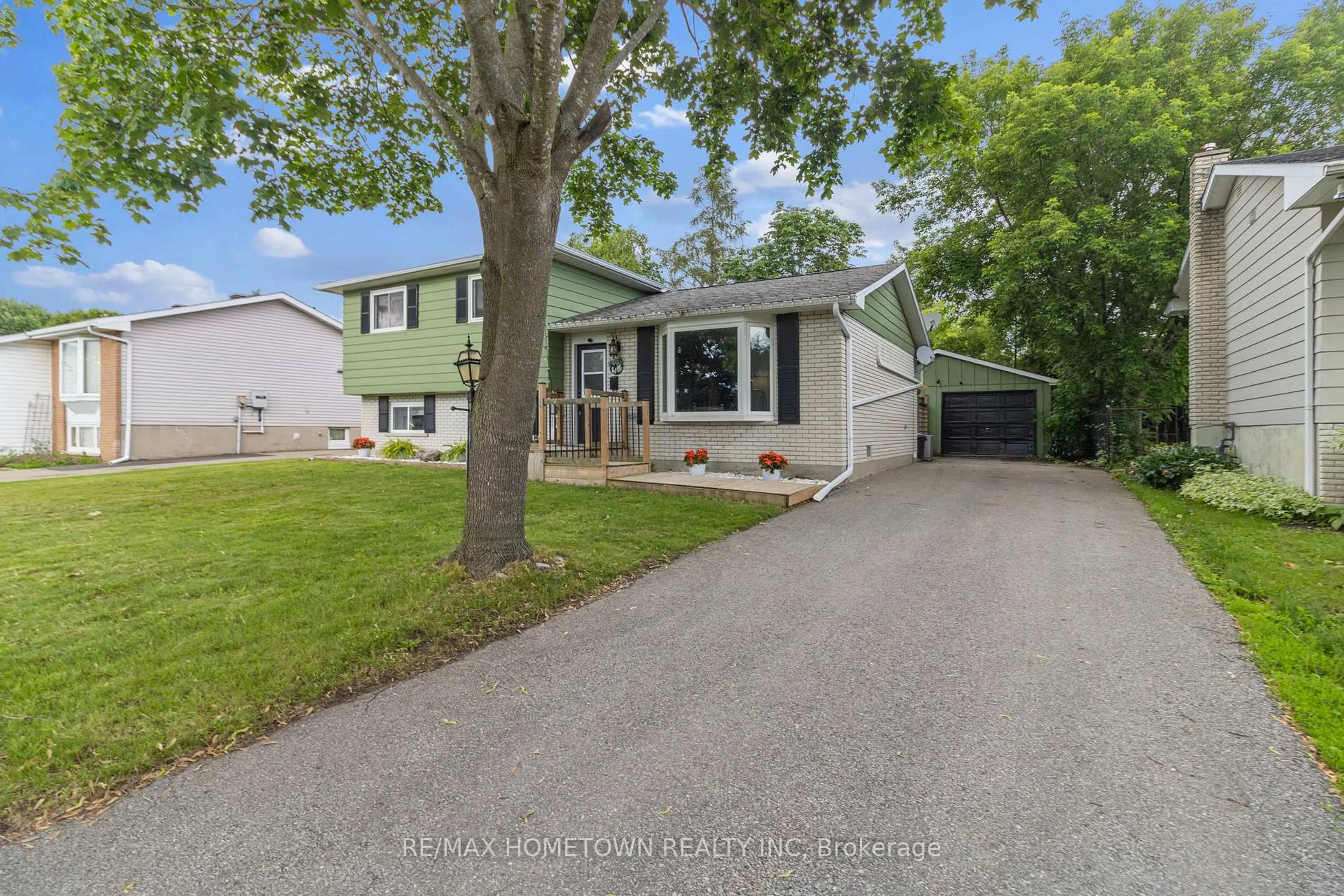 Home with vinyl exterior material, street for 1257 Peden Blvd, Brockville Ontario K6V 3K5