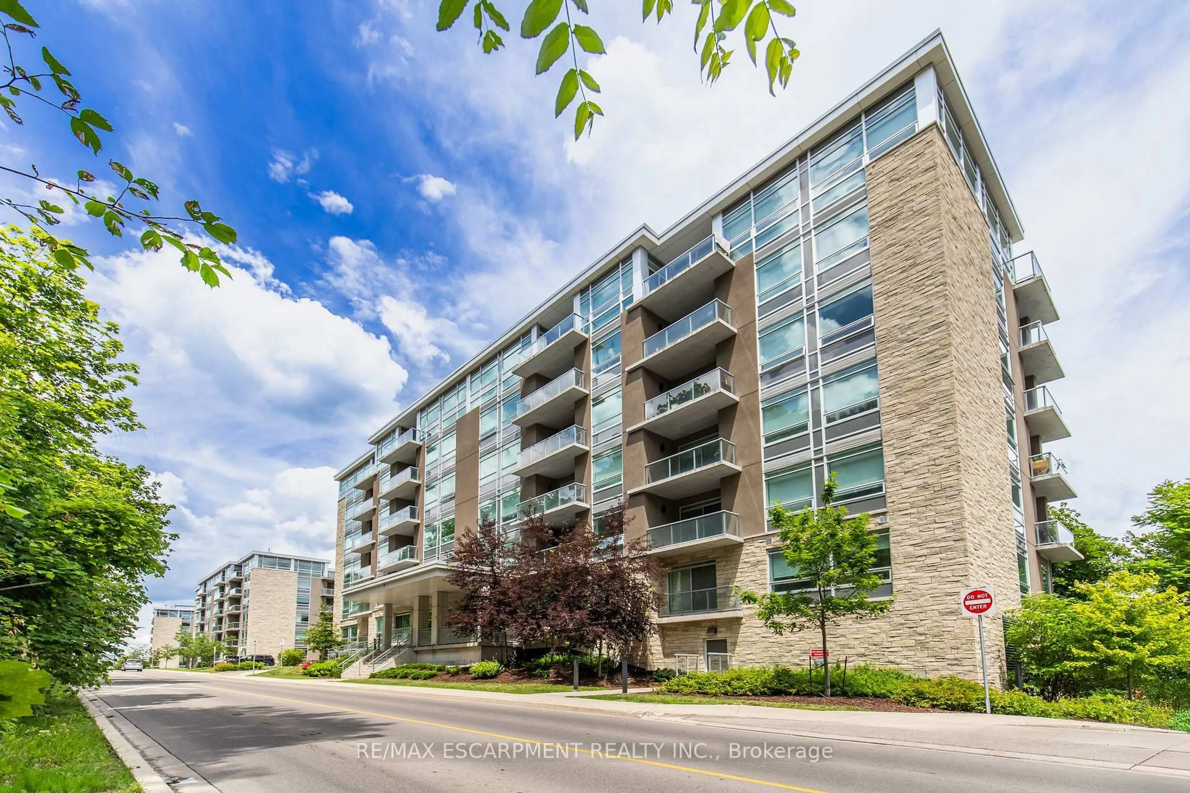 Unknown for 479 Charlton Ave #506, Hamilton Ontario L8N 0B4