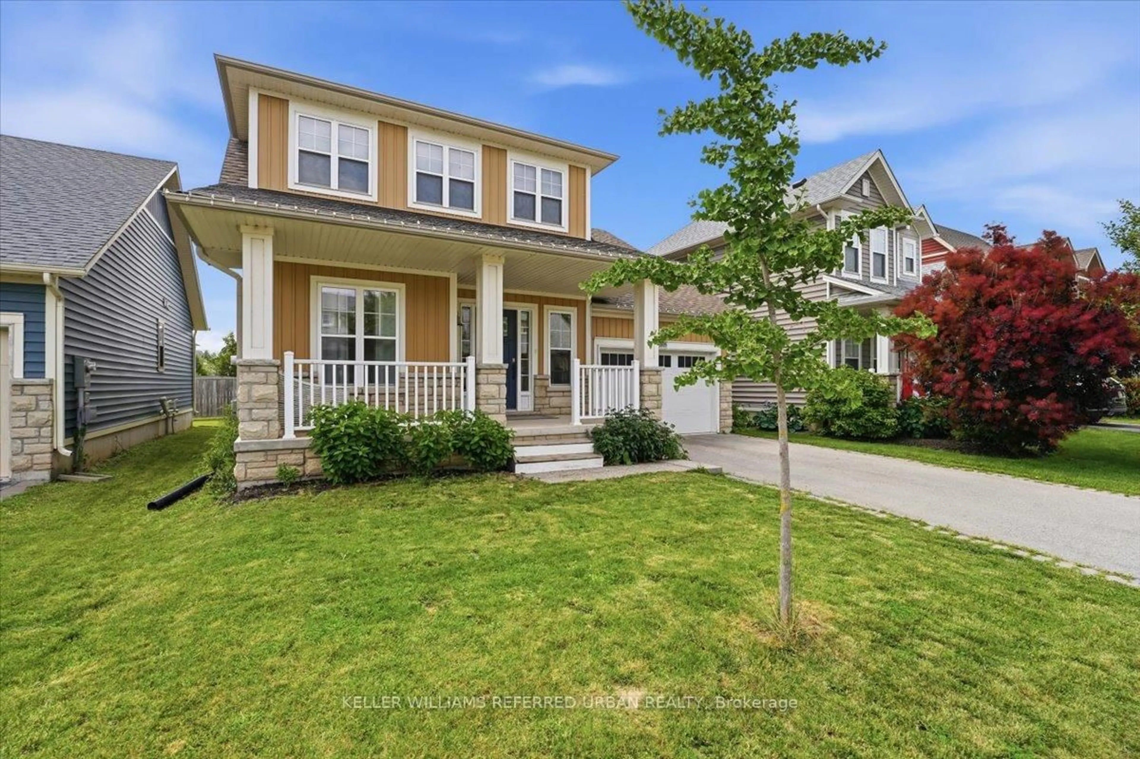 Home with vinyl exterior material, street for 3805 Ryan Ave, Fort Erie Ontario L0S 1B0