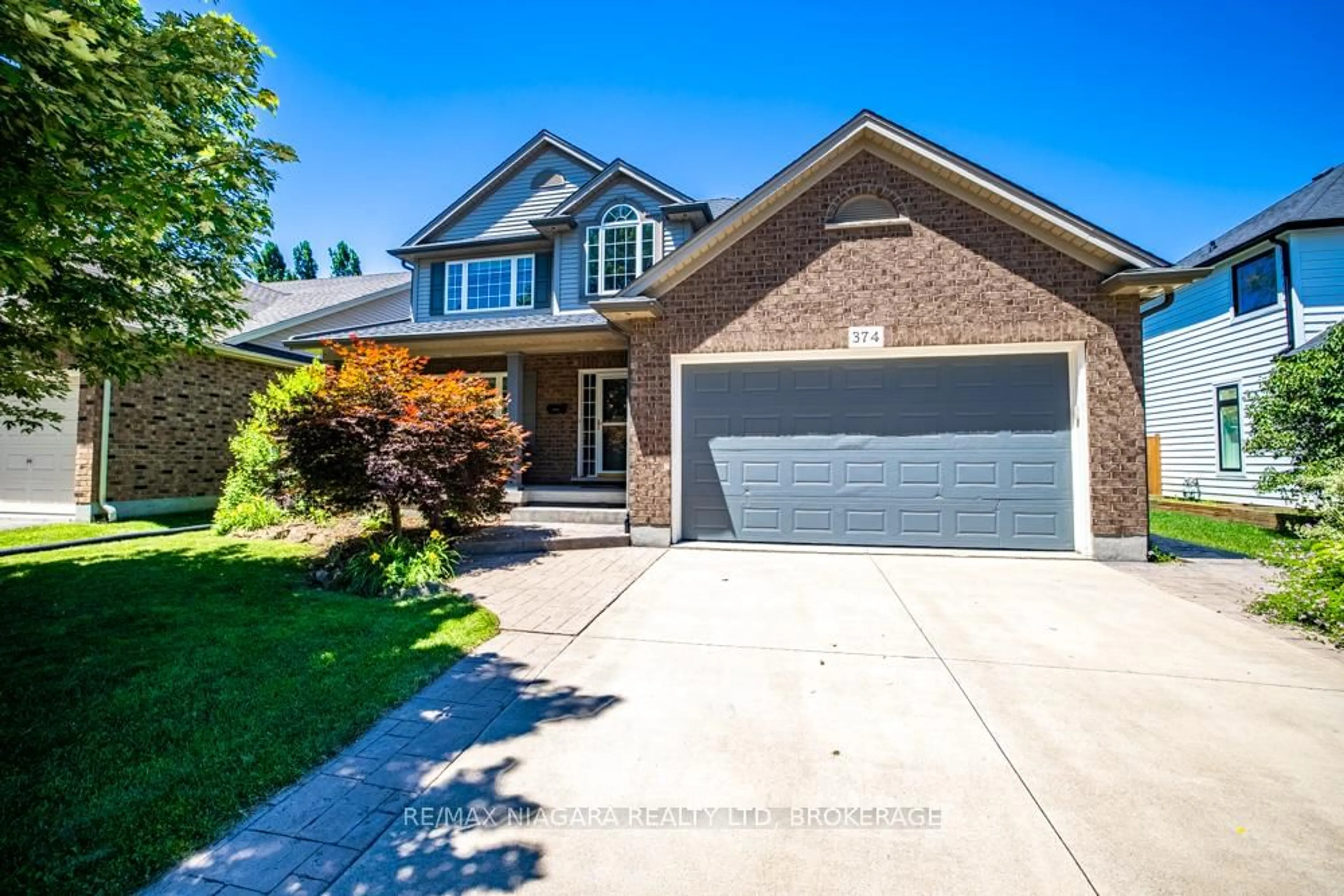 Home with brick exterior material, street for 374 PELHAM Rd, St. Catharines Ontario L2S 0A2