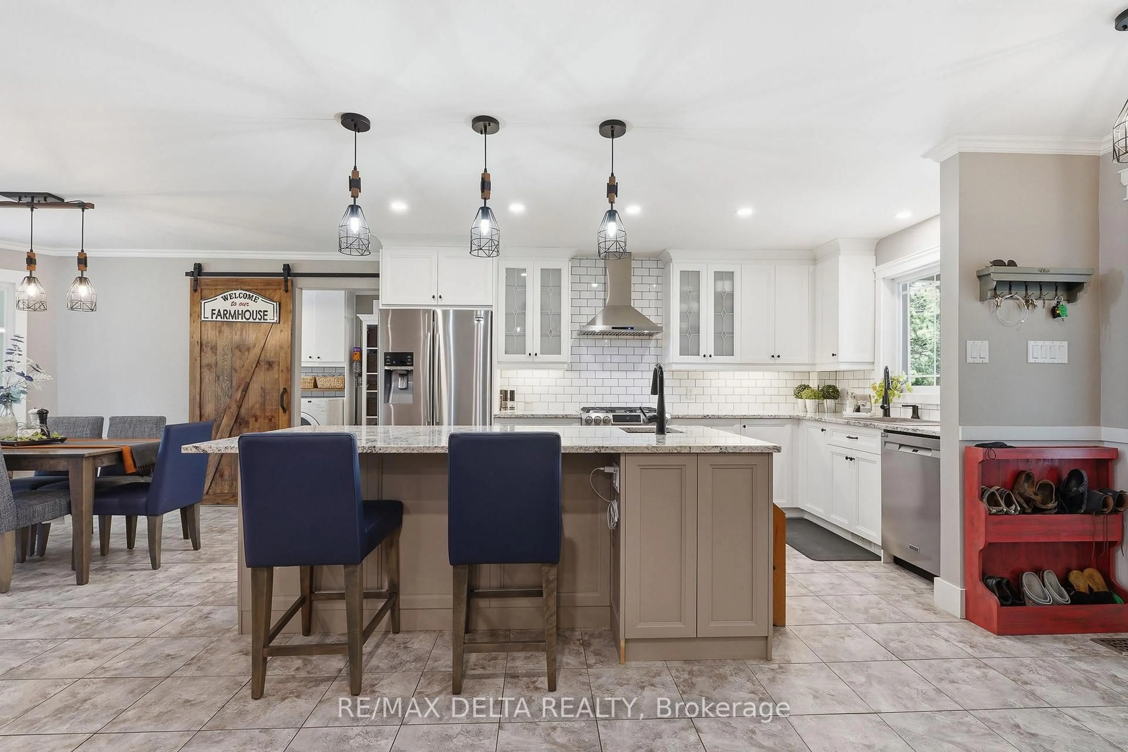 Open concept kitchen, ceramic/tile floor for 2140 Lemery St, Clarence-Rockland Ontario K0A 1E0