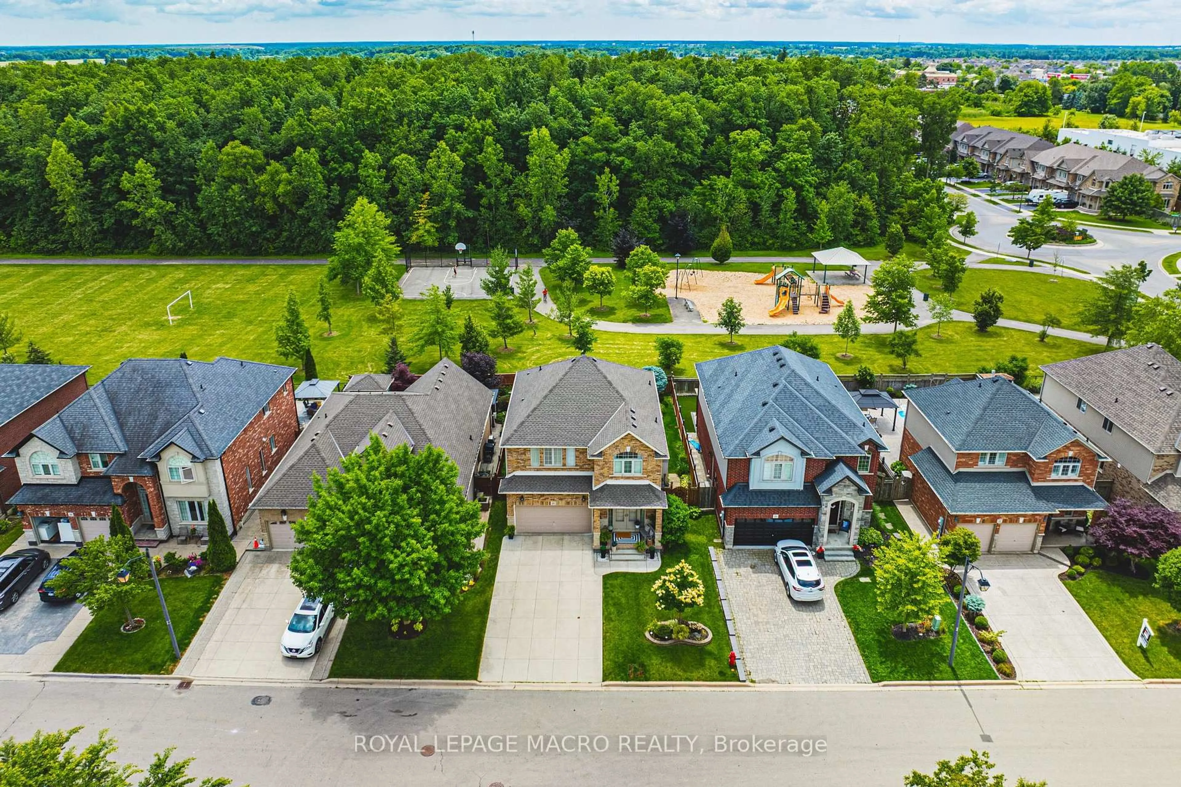 A pic from outside/outdoor area/front of a property/back of a property/a pic from drone, street for 20 Degrow Cres, Hamilton Ontario L0R 1C0
