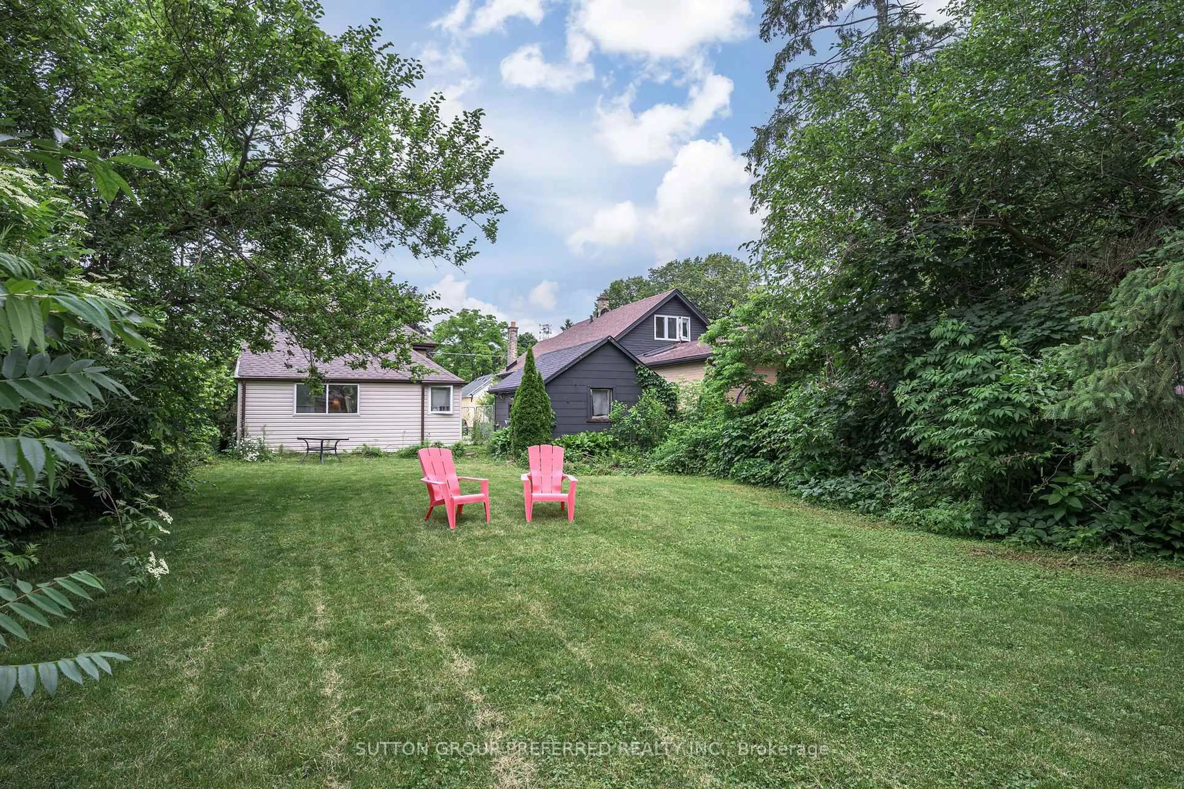 Patio, street for 485 Dorinda St, London East Ontario N5W 4B3