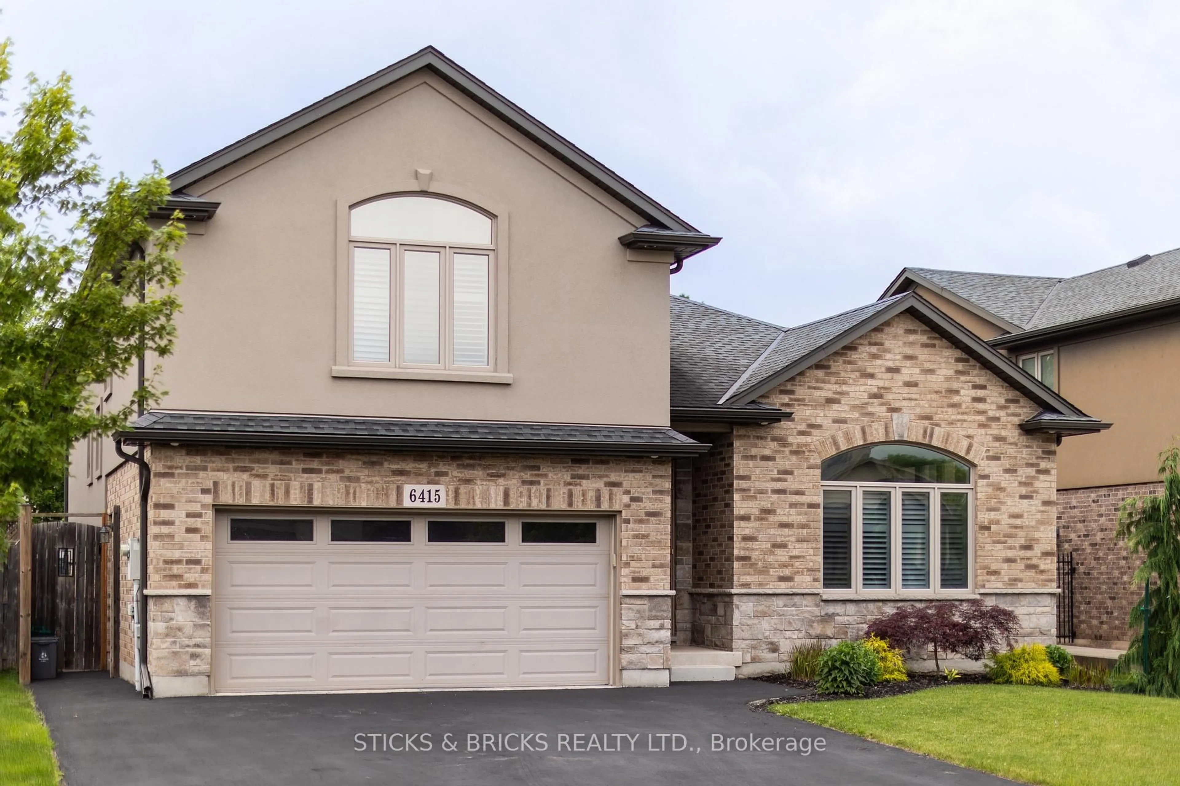 Home with brick exterior material, street for 6415 Christopher Cres, Niagara Falls Ontario L2H 0B3