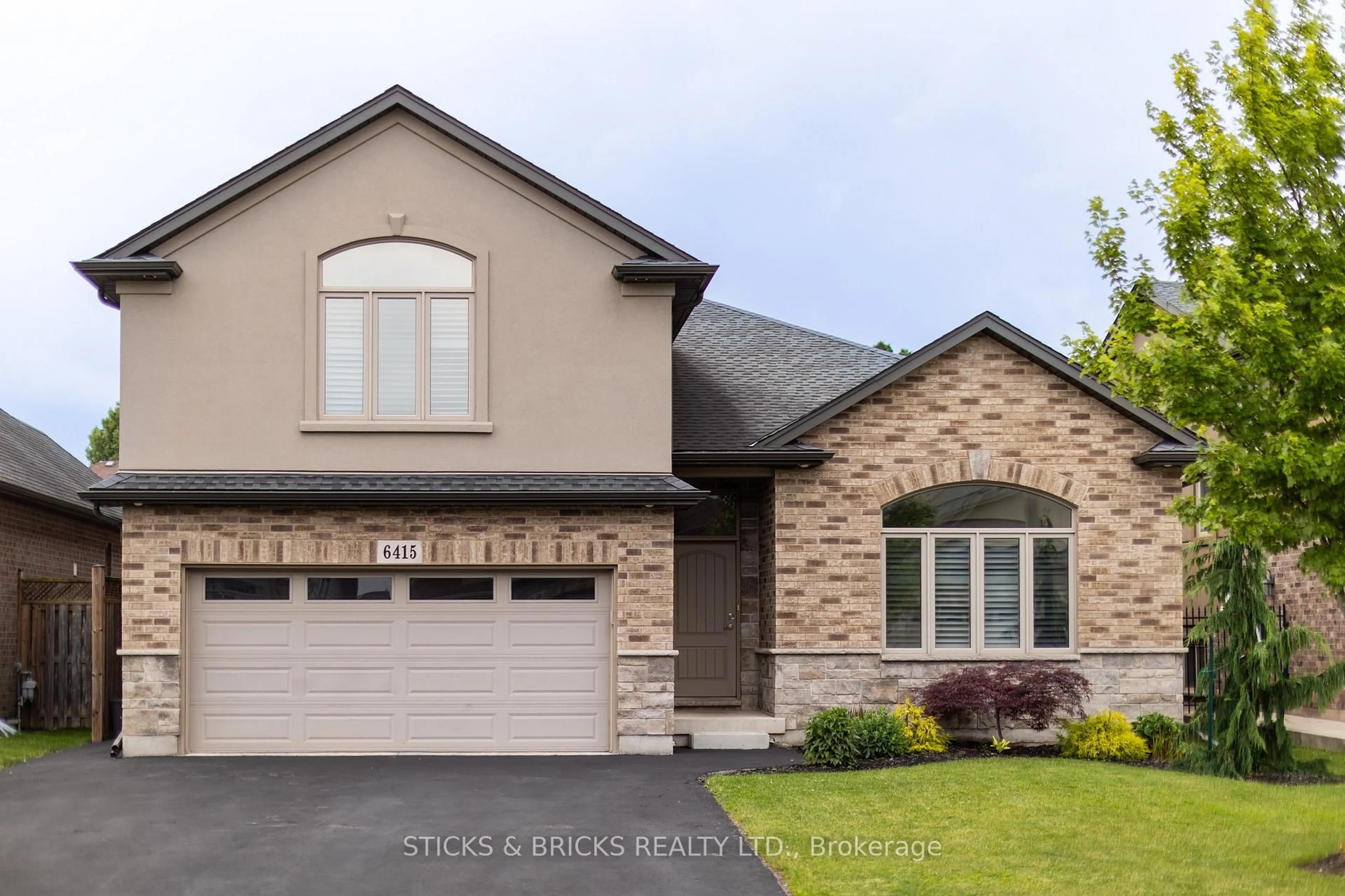 Home with brick exterior material, street for 6415 Christopher Cres, Niagara Falls Ontario L2H 0B3