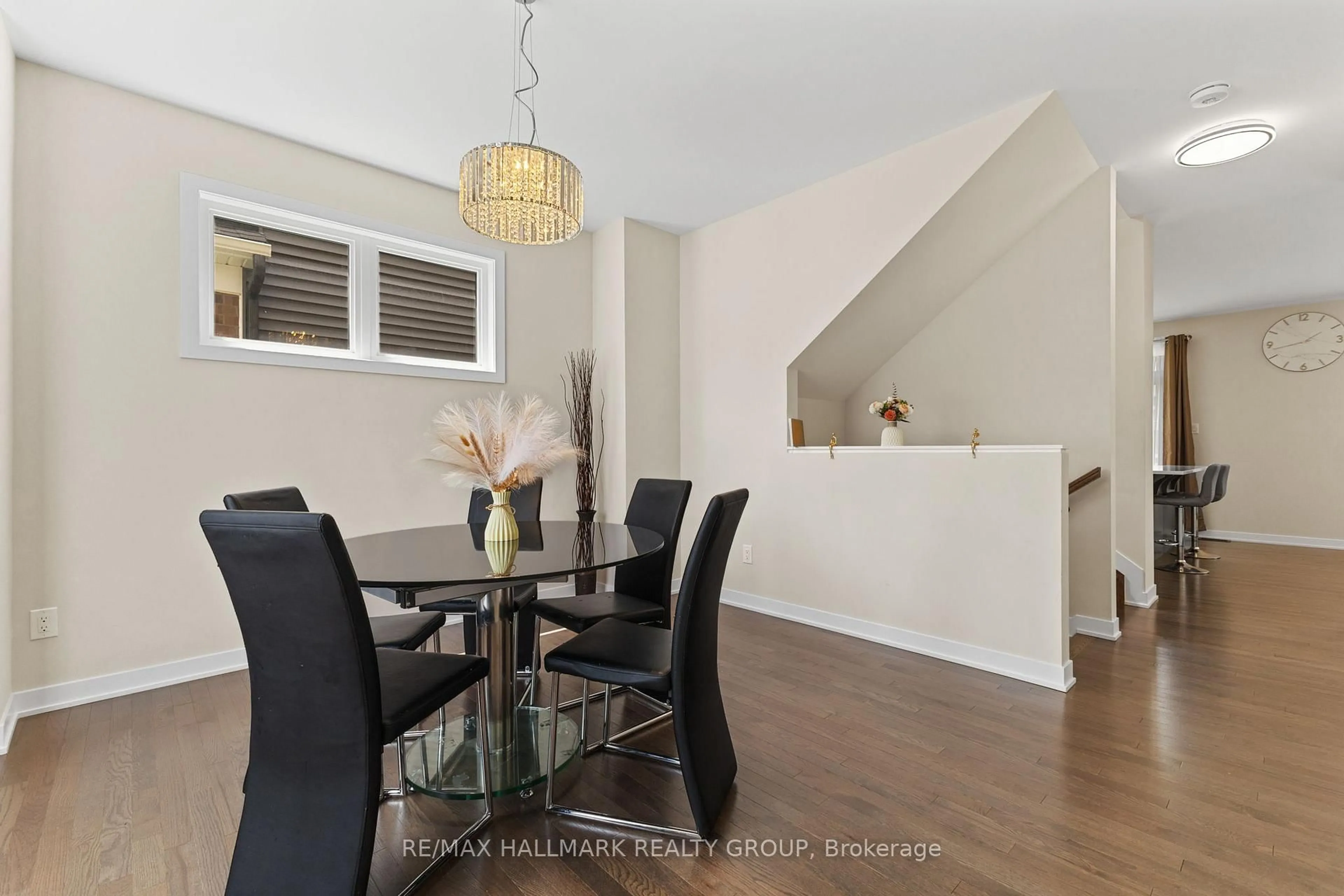 Dining room, wood/laminate floor for 360 Peninsula Rd, Ottawa Ontario K2J 7L9