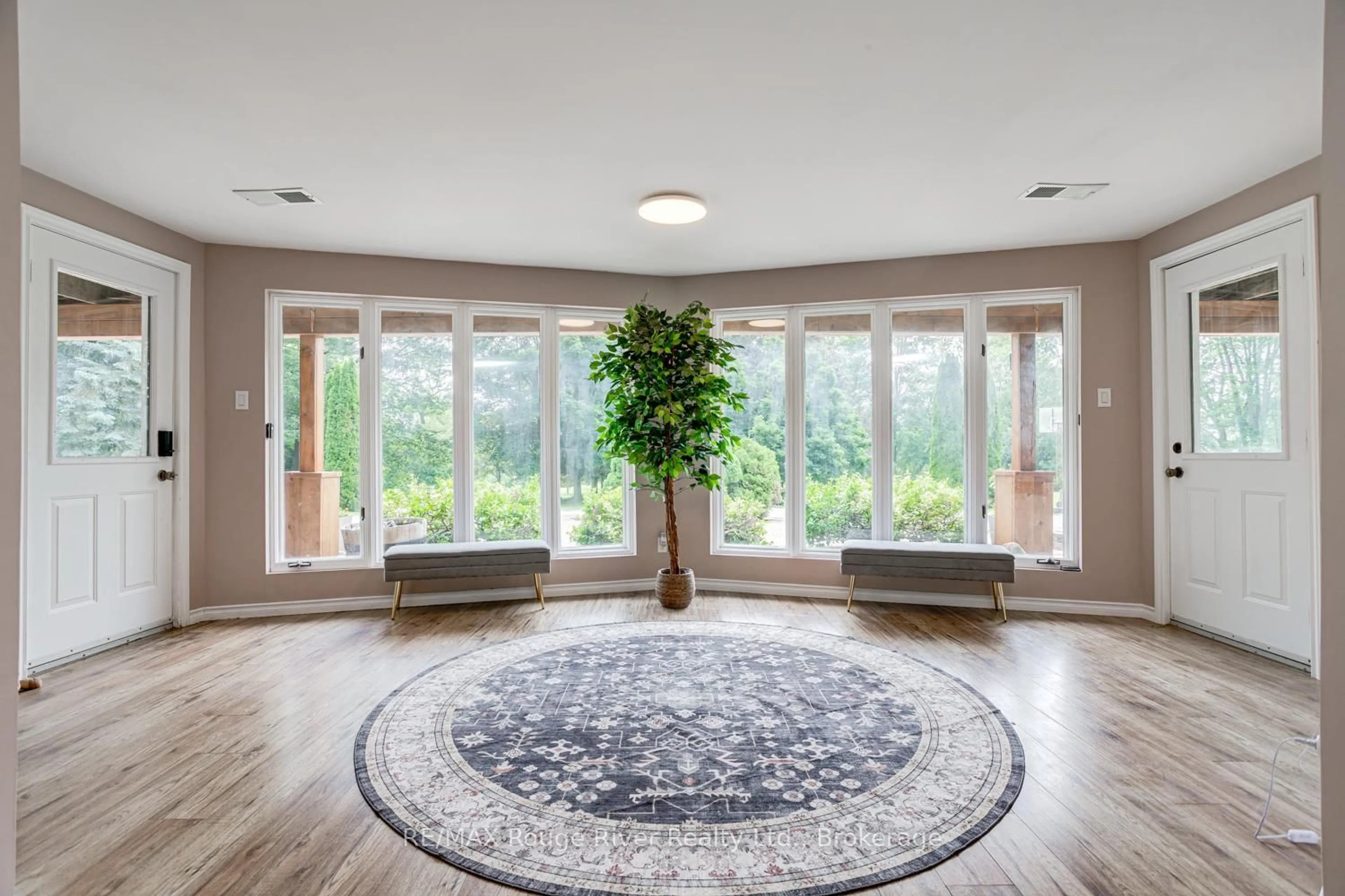 Indoor foyer for 9780 County 2 Rd, Hamilton Township Ontario K9A 4J8