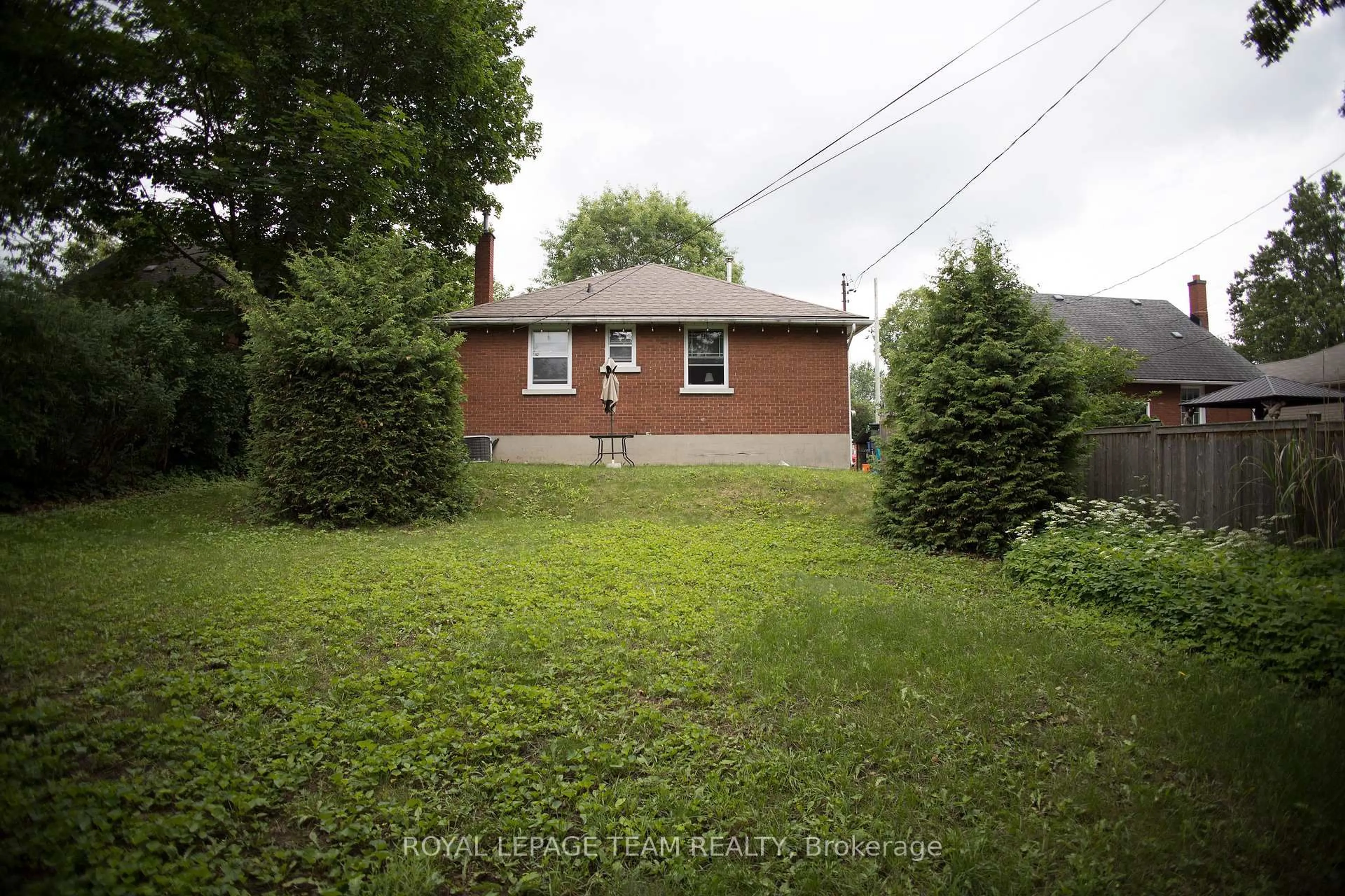 Unknown for 1339 Kilborn Ave, Ottawa Ontario K1H 6L2