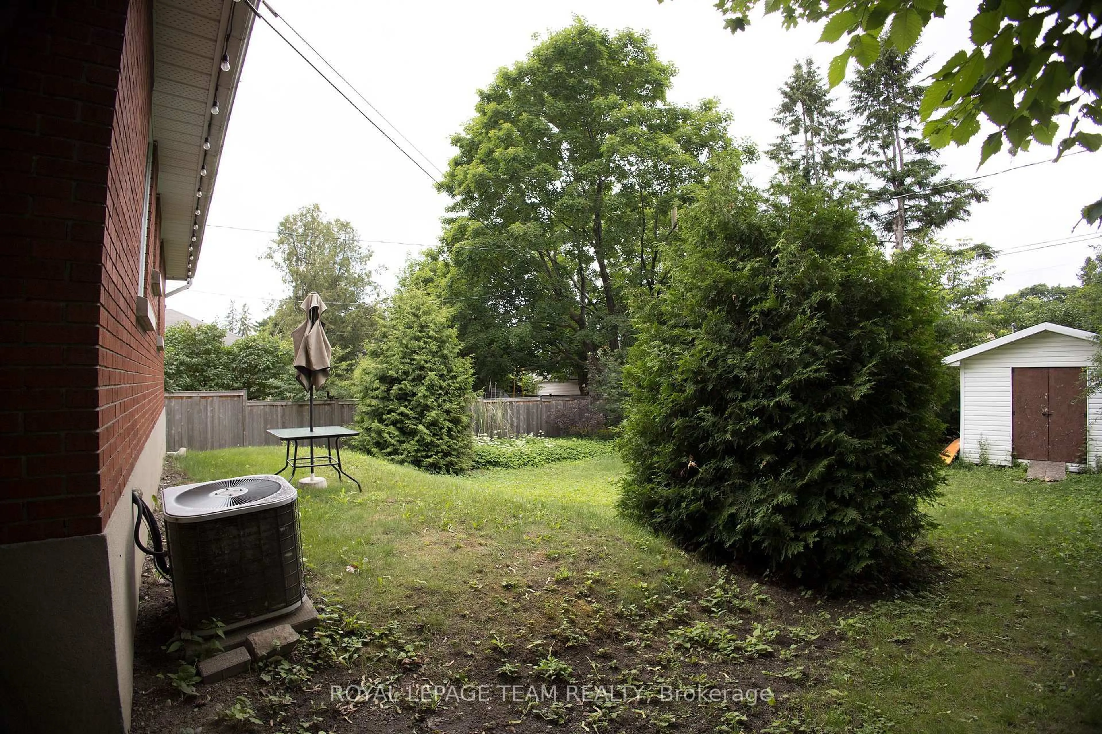 Patio, forest/trees view for 1339 Kilborn Ave, Ottawa Ontario K1H 6L2