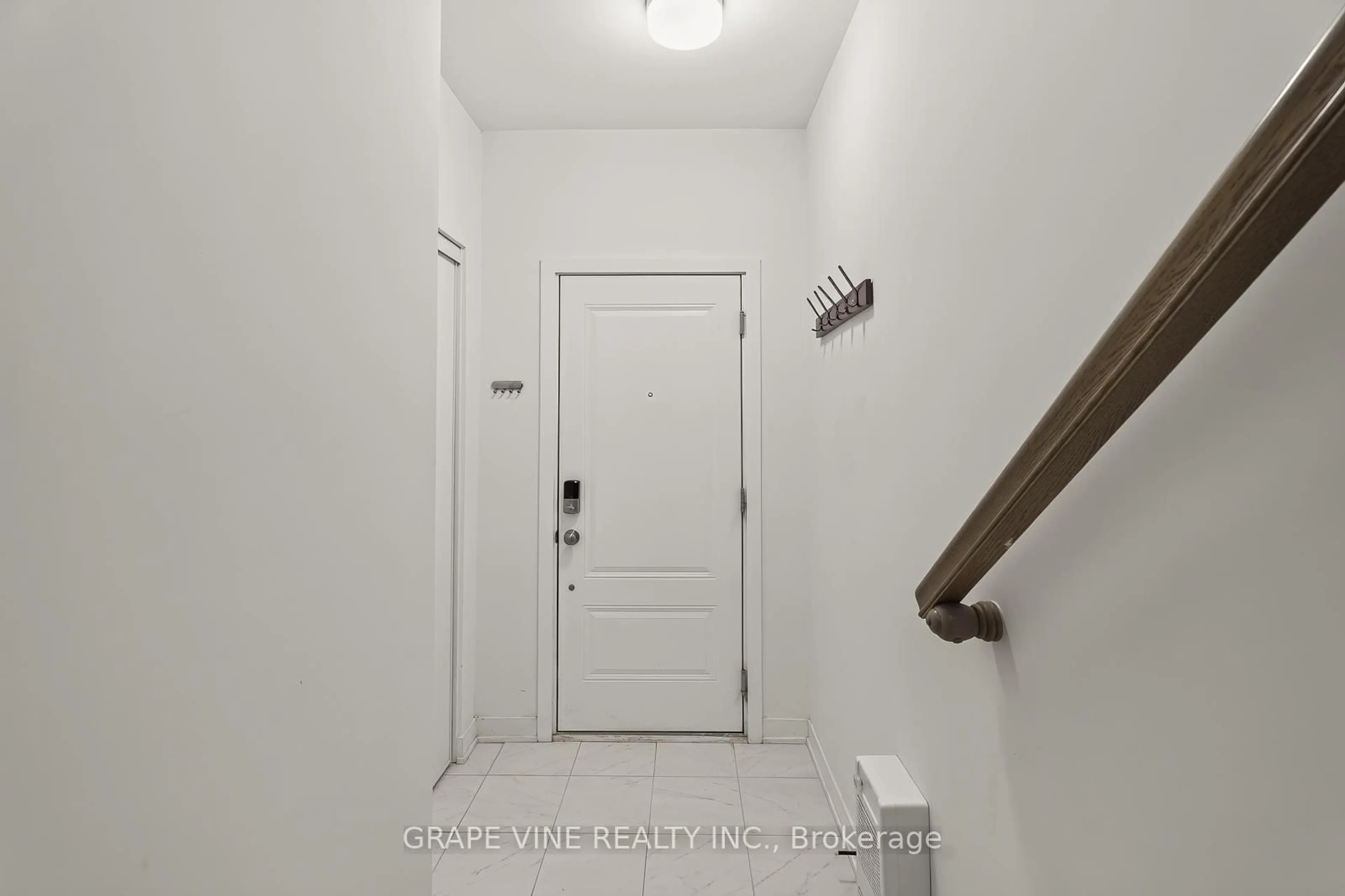 Indoor entryway for 369 Olivenite Private, Ottawa Ontario K2J 7J5