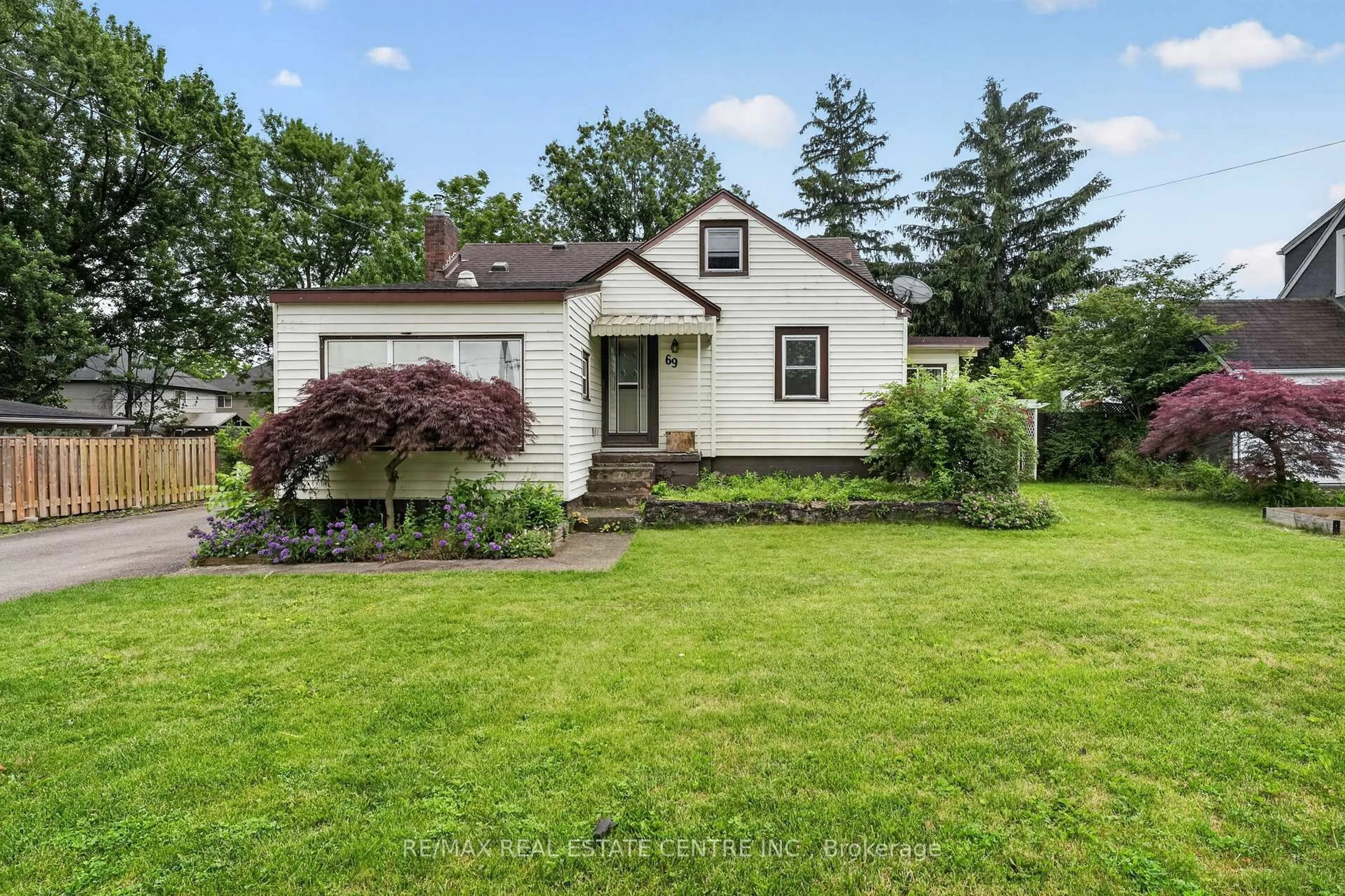 Unknown for 69 Smith St, Welland Ontario L3C 4H5