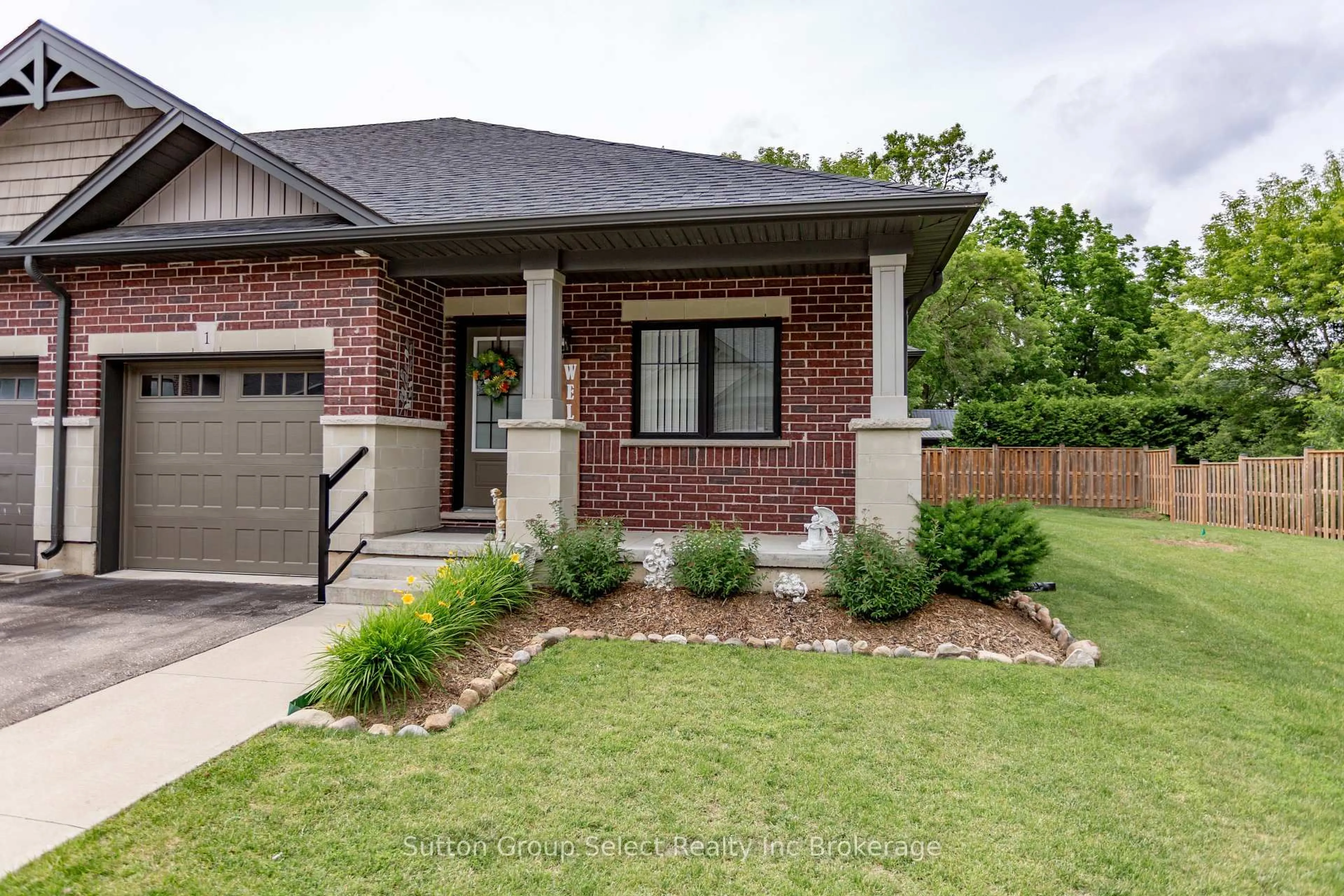 Home with brick exterior material, street for 35 Chatfield St #1, Ingersoll Ontario N5C 0B3