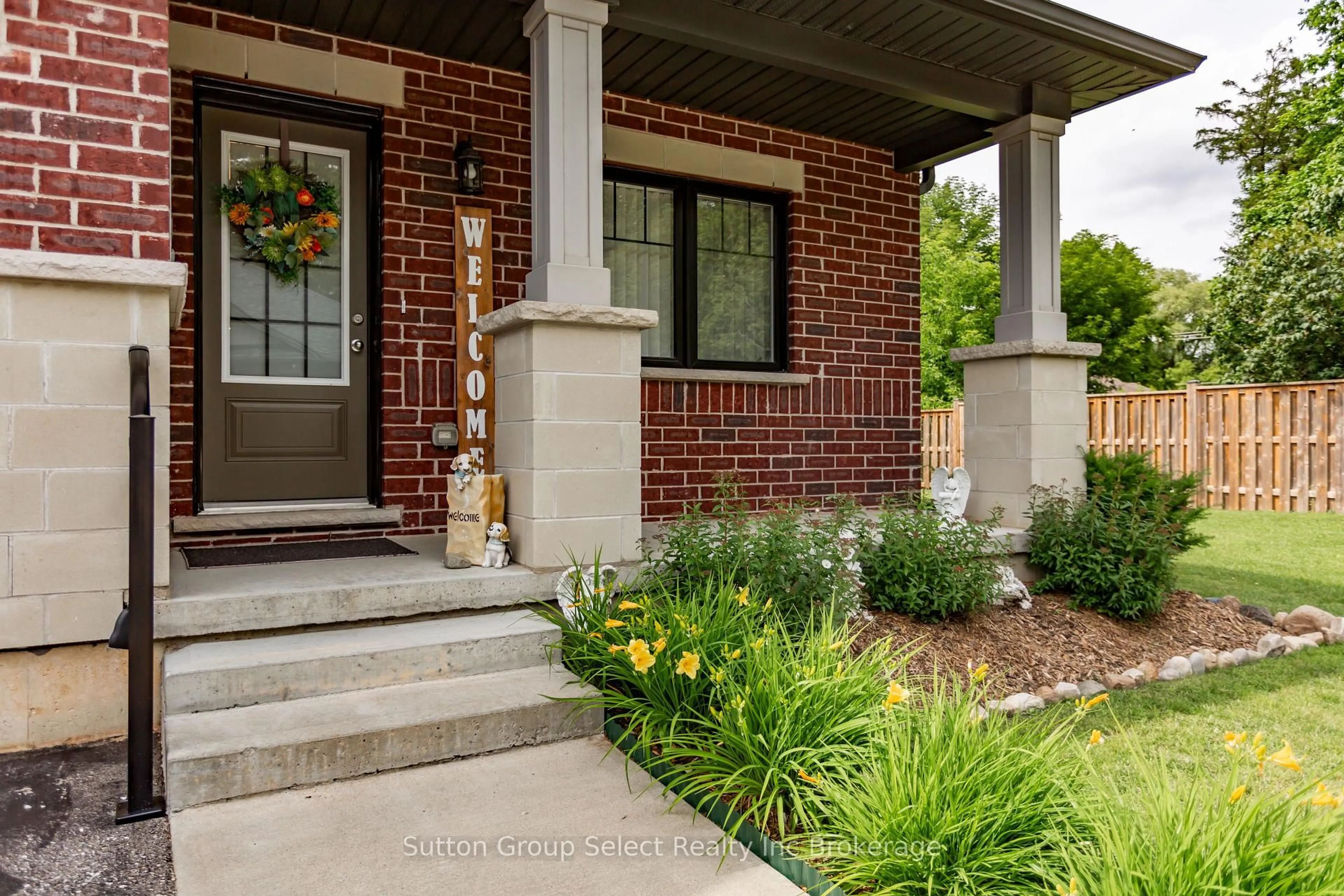 Home with brick exterior material, street for 35 Chatfield St #1, Ingersoll Ontario N5C 0B3