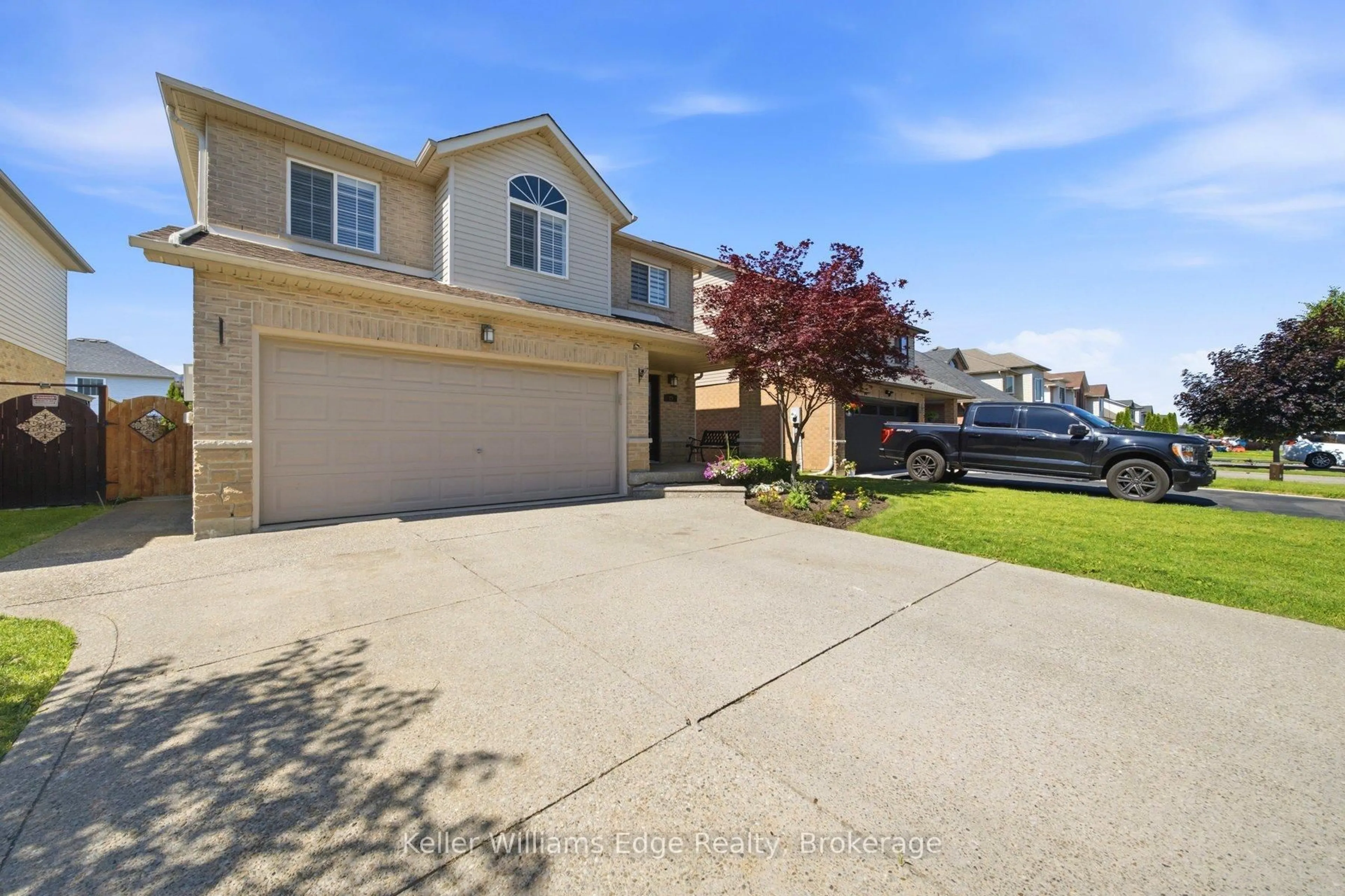 A pic from outside/outdoor area/front of a property/back of a property/a pic from drone, street for 35 Rosebury Way, Hamilton Ontario L0R 1W0