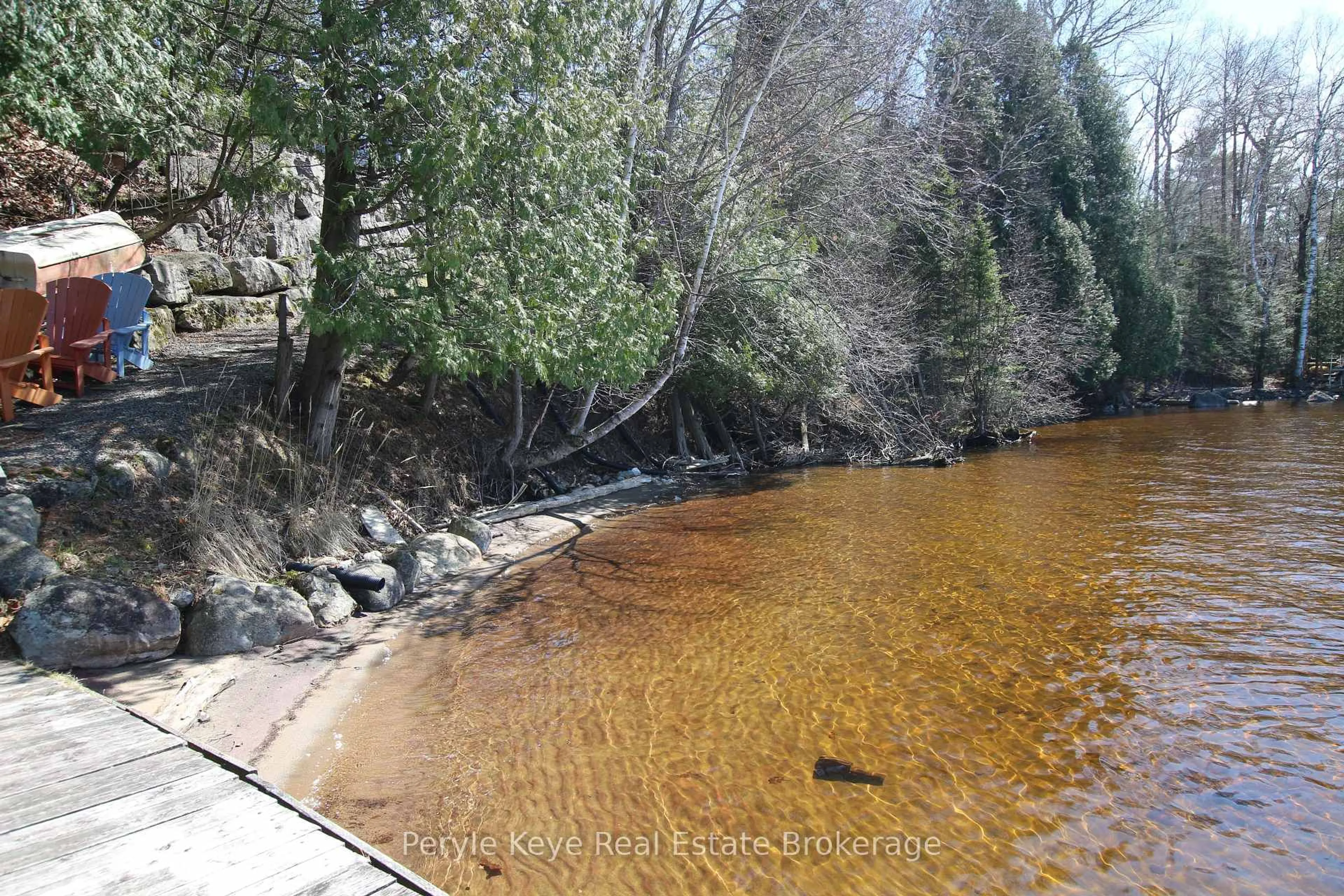 Blurry image for 200 Edgemere Rd, Huntsville Ontario P0B 1L0