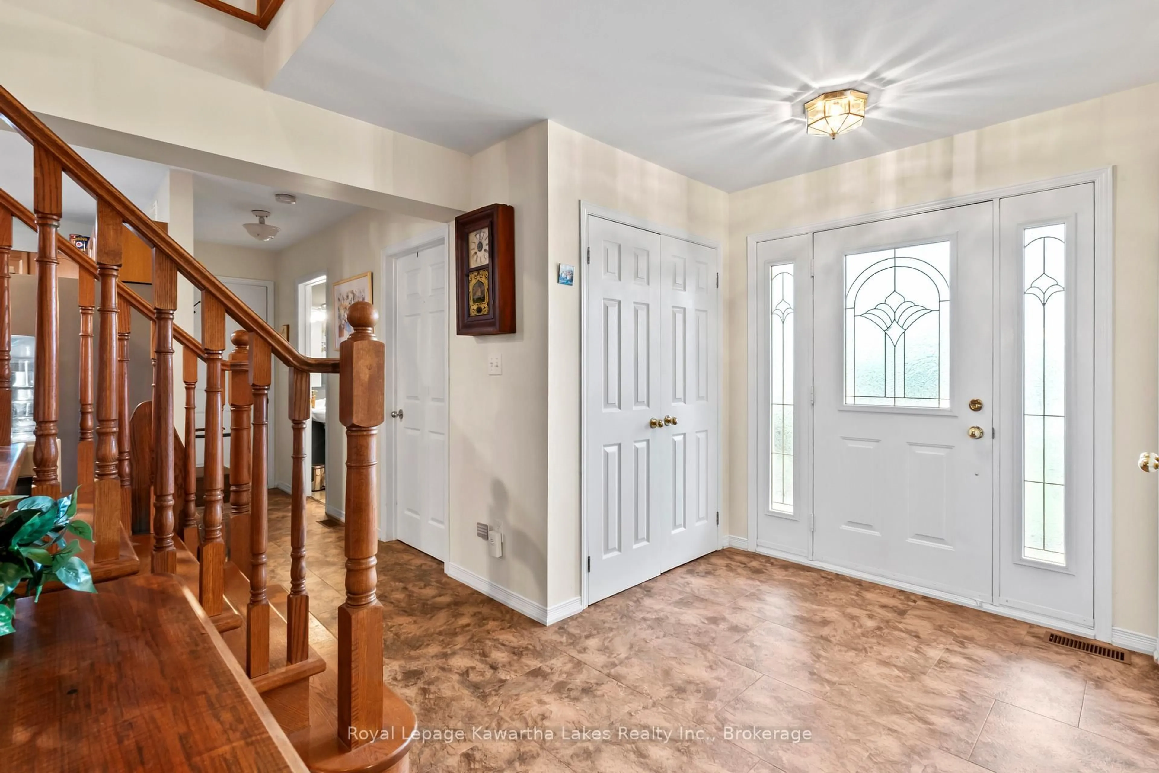 Indoor entryway for 95 Kenrei Rd, Kawartha Lakes Ontario K9V 4R1