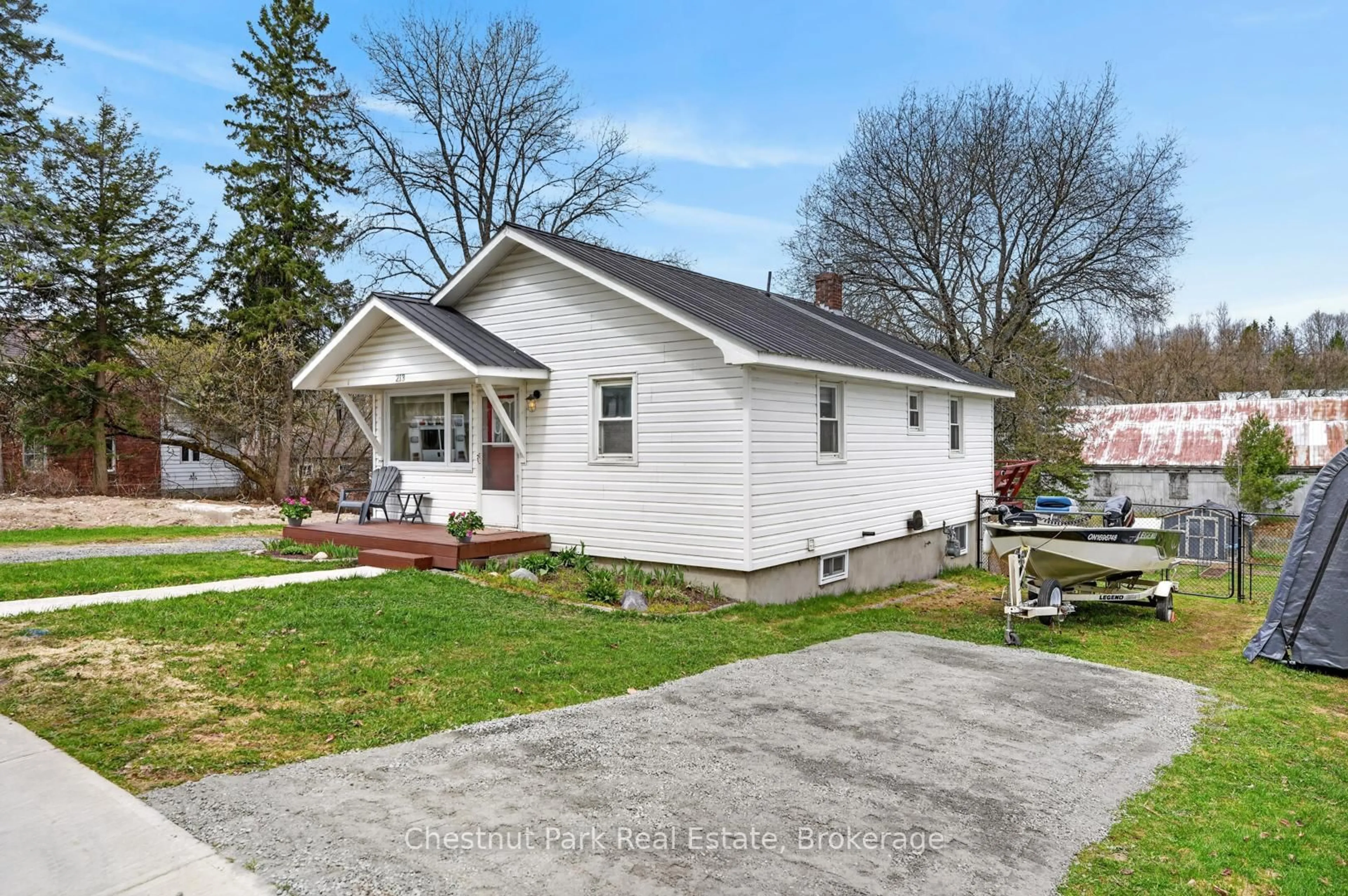 Unknown for 213 Yonge St, Burk's Falls Ontario P0A 1C0