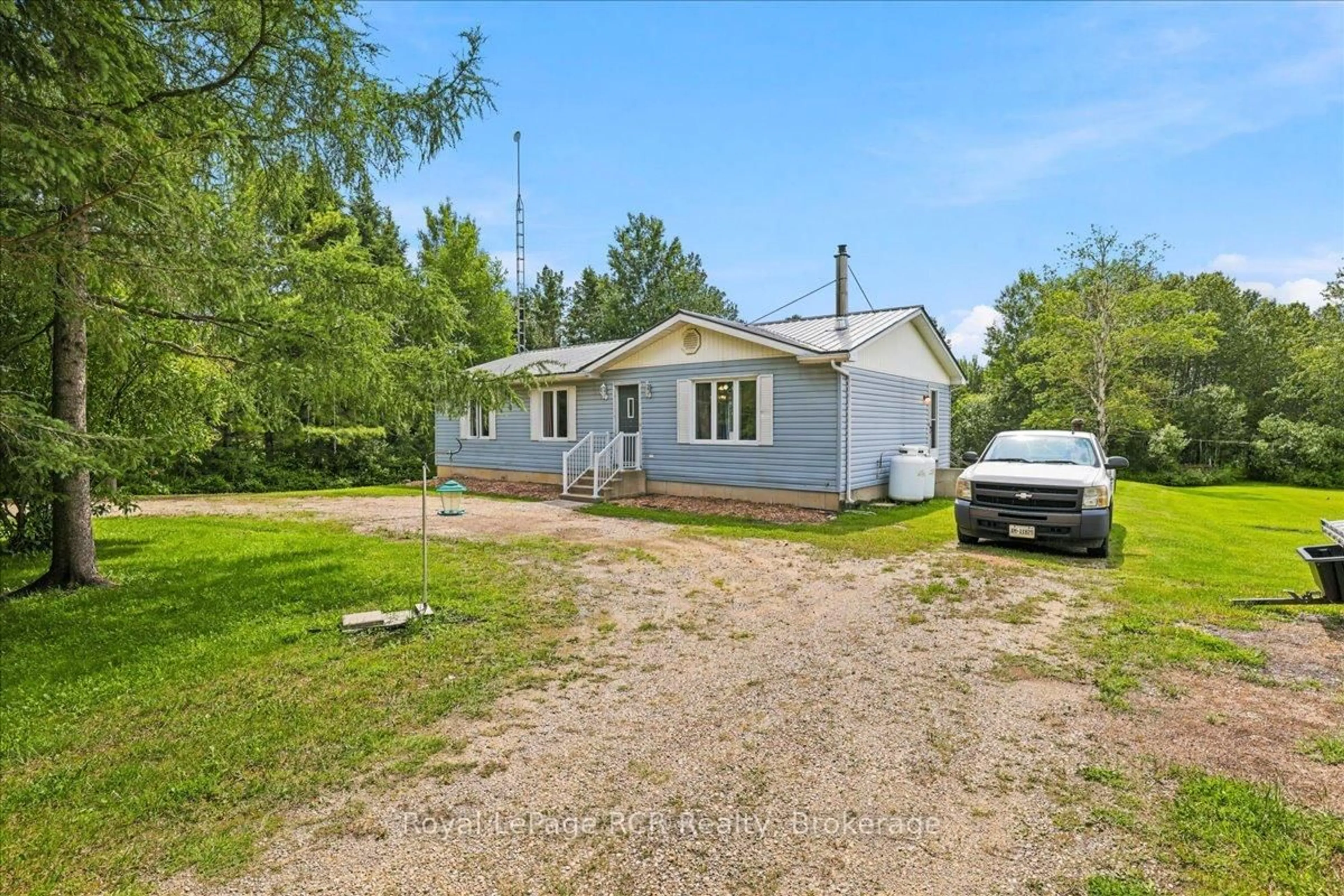 A pic from outside/outdoor area/front of a property/back of a property/a pic from drone, building for 111466 Grey Rd 14, Southgate Ontario N0G 1N0